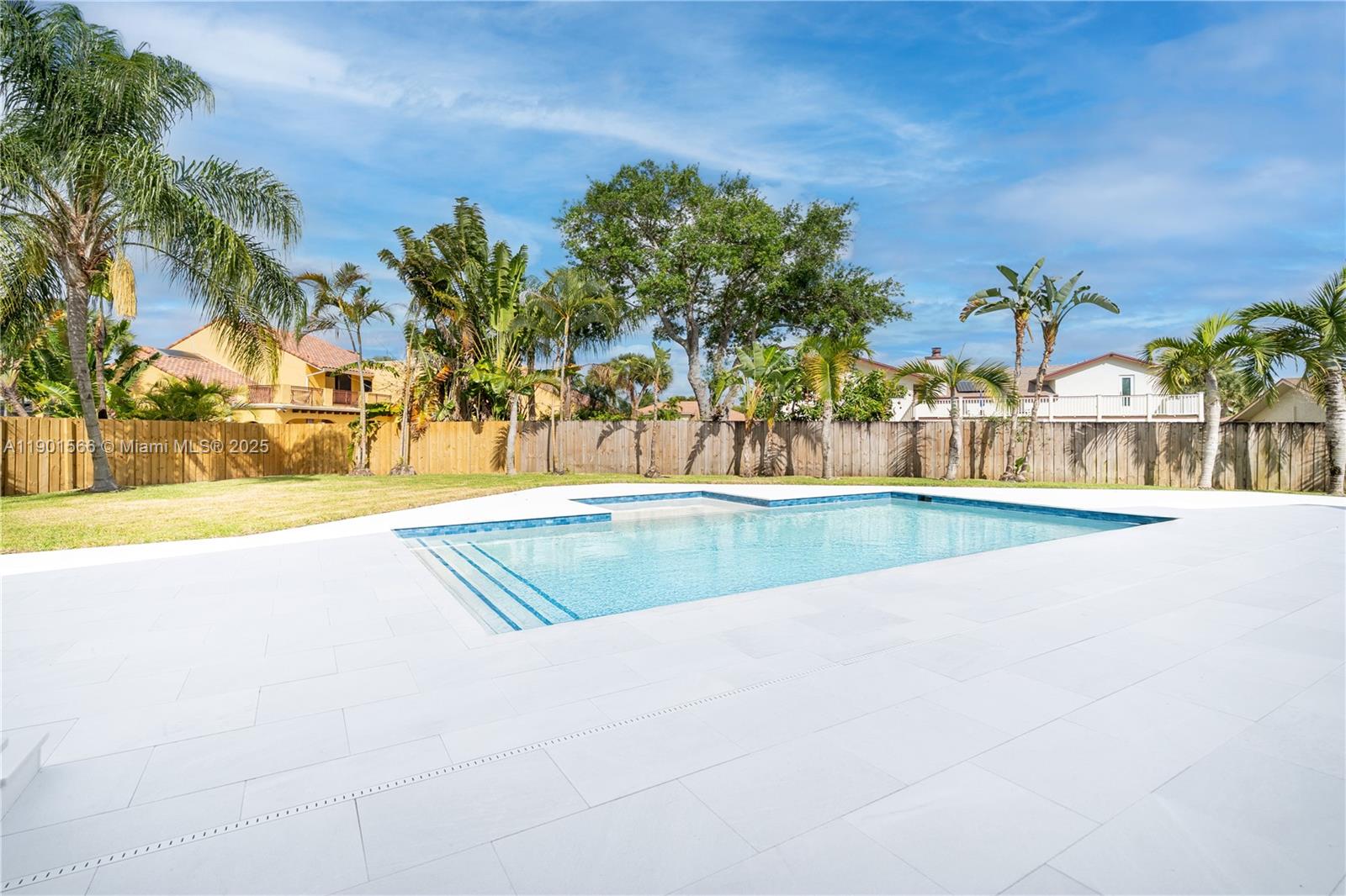 842 W Coco Plum Cir — Photo 5