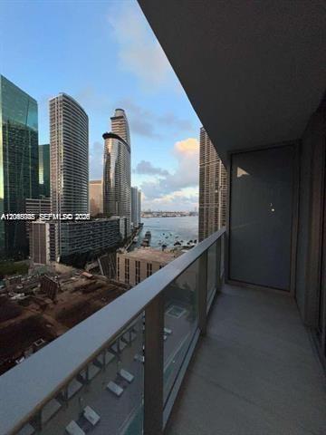 77 SE 5th St # 2004, Miami FL 33131