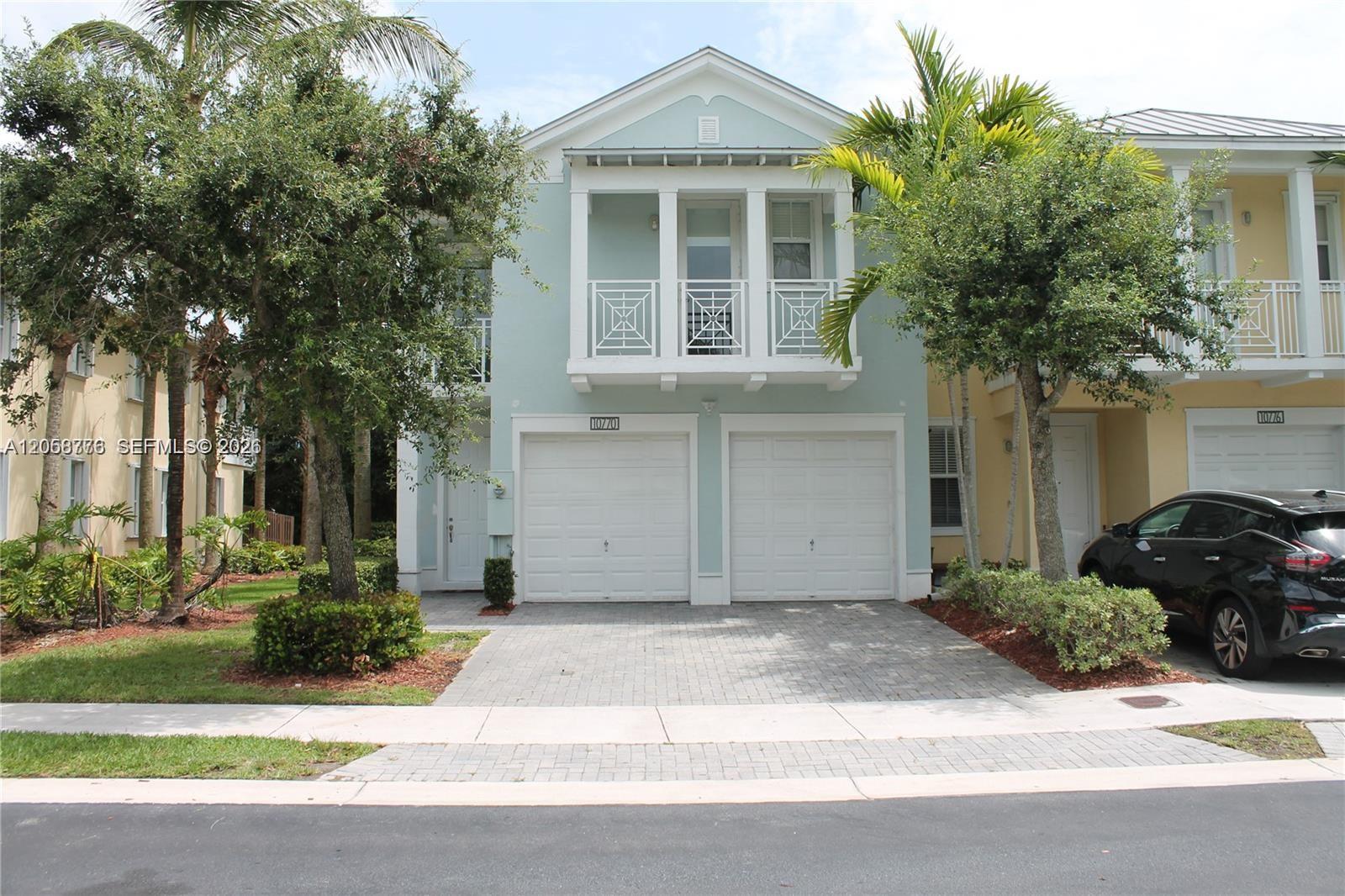10770 NW 74th Ln View 1