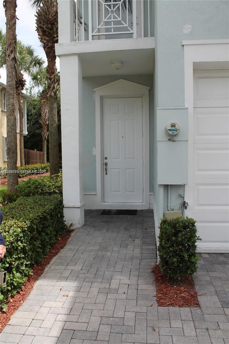 10770 NW 74th Ln View 2