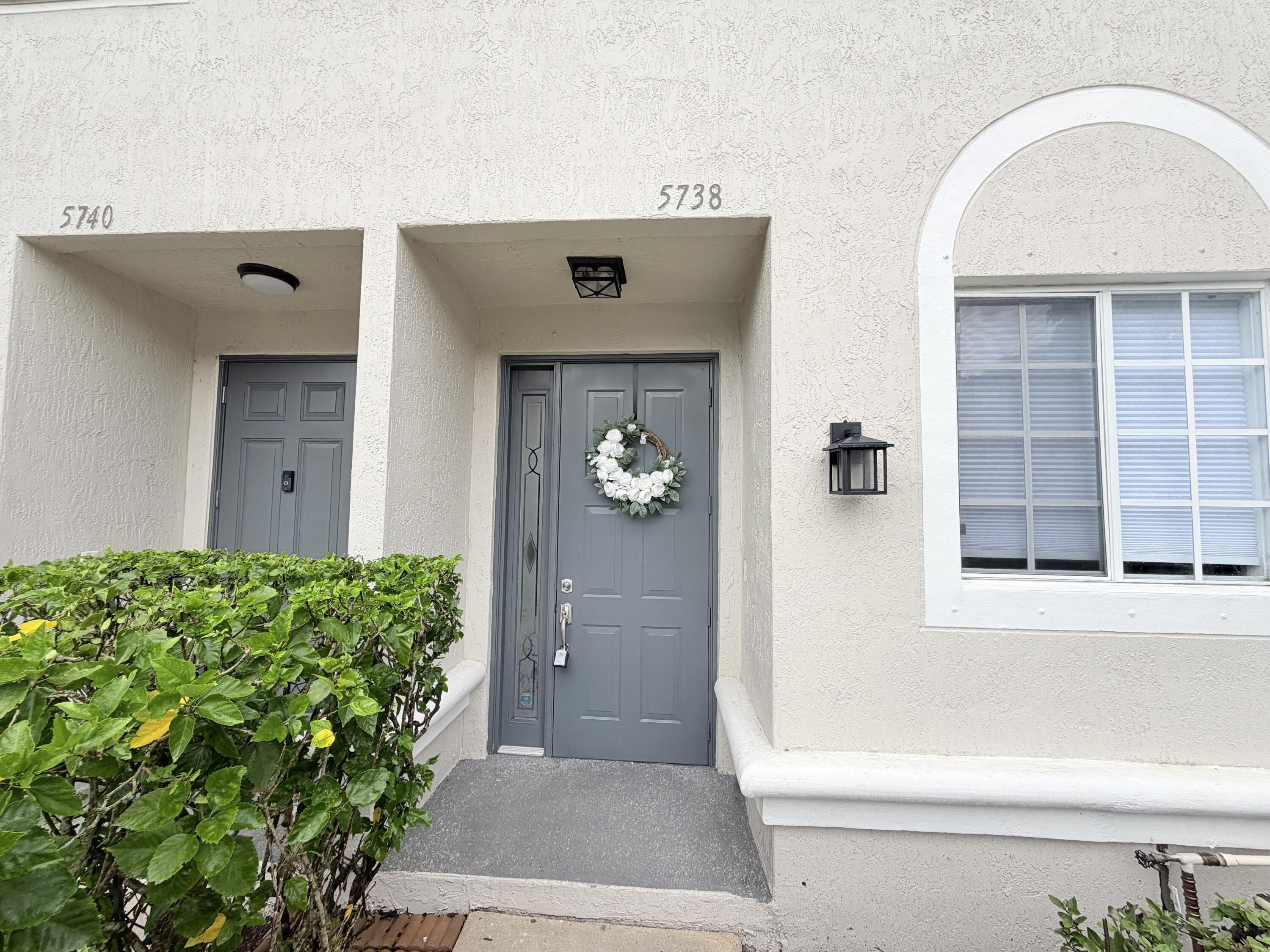 5738 NW 48TH Avenue — Photo 2