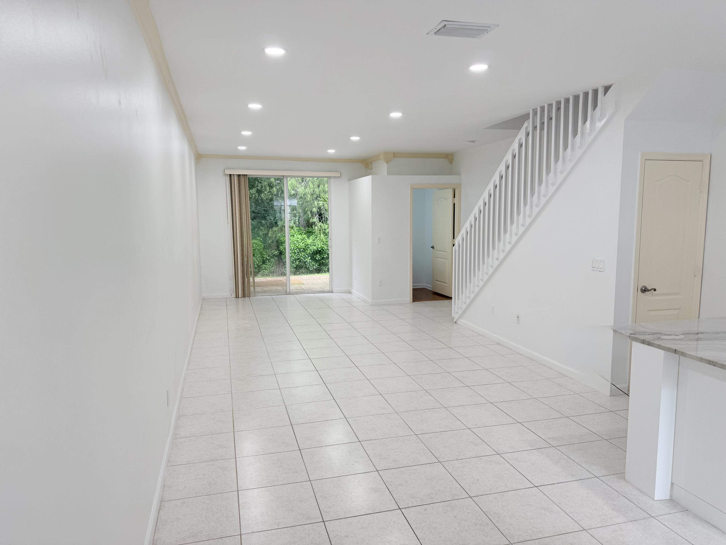 5738 NW 48TH Avenue — Photo 3