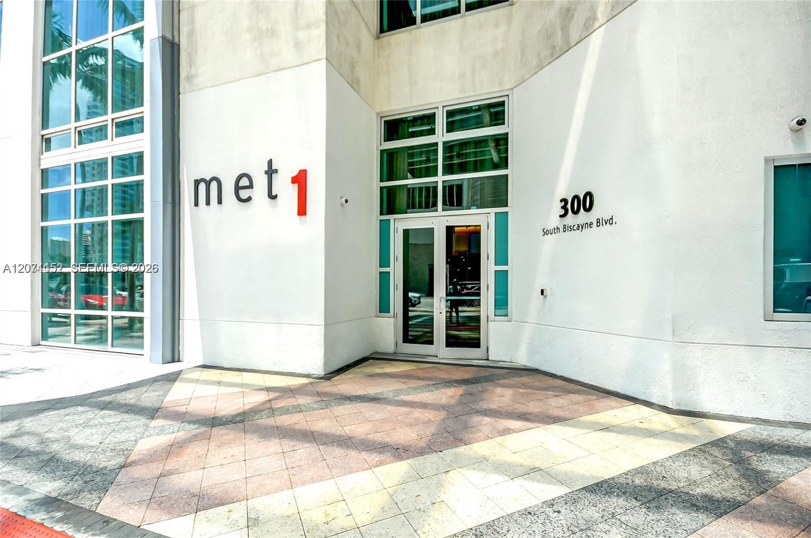 300 S Biscayne Blvd # 3311, Miami FL 33131
