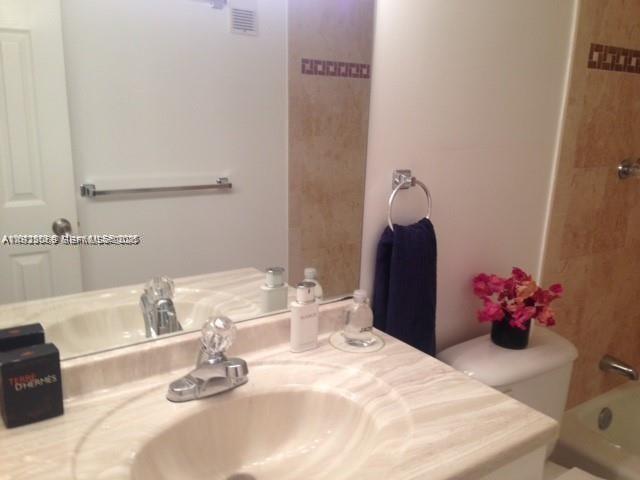 3910 Inverrary Blvd # B — Photo 4