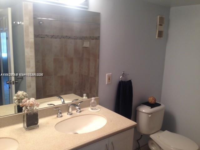 3910 Inverrary Blvd # B — Photo 5
