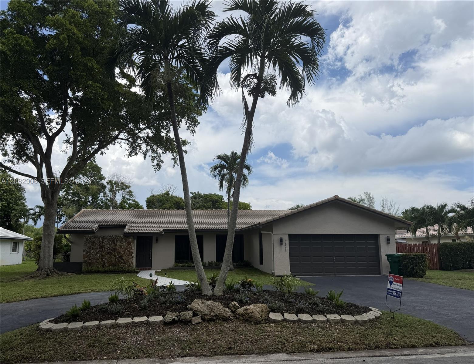 10431 NW 1st Ct — Photo 2