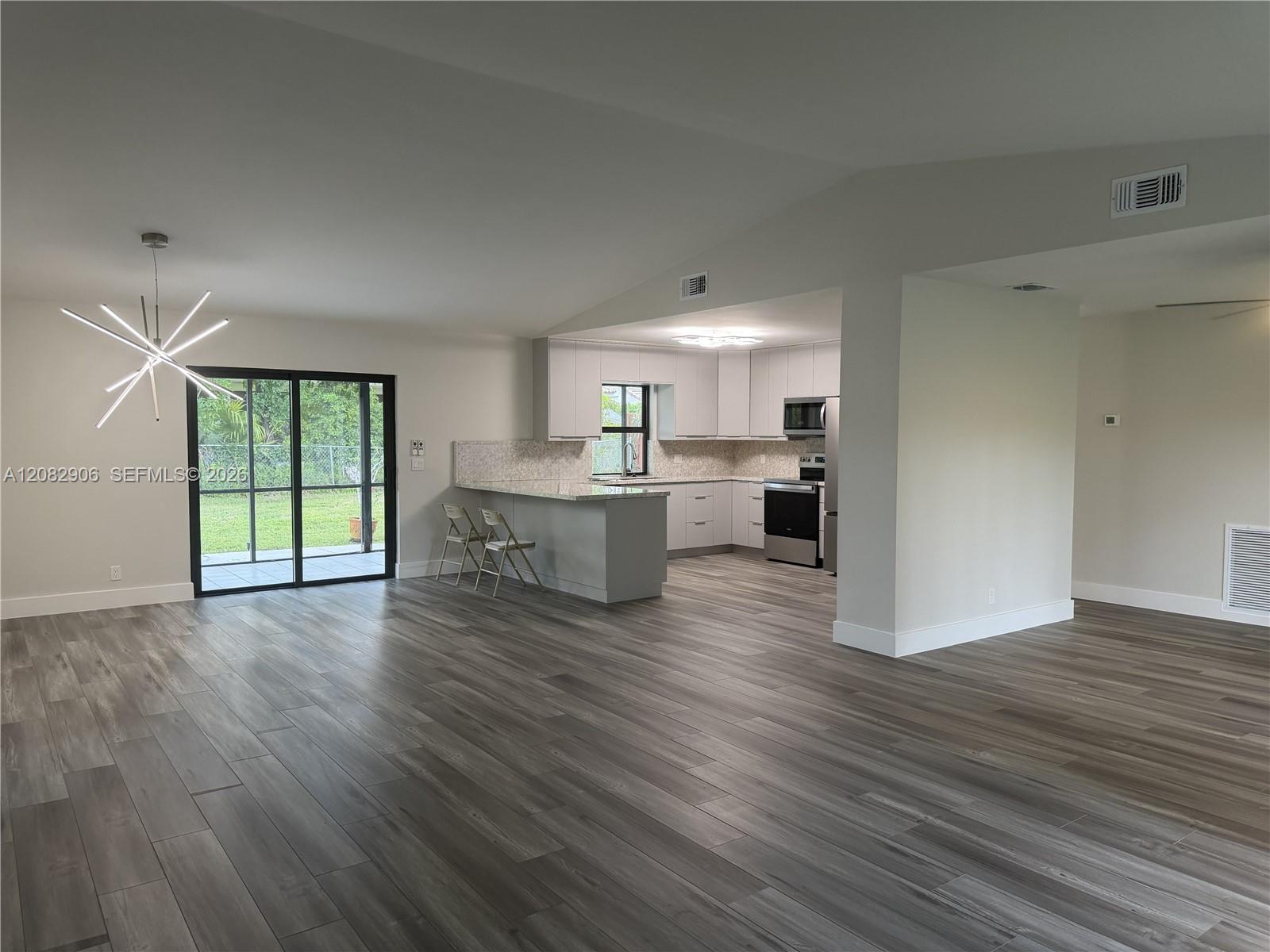 10431 NW 1st Ct — Photo 5