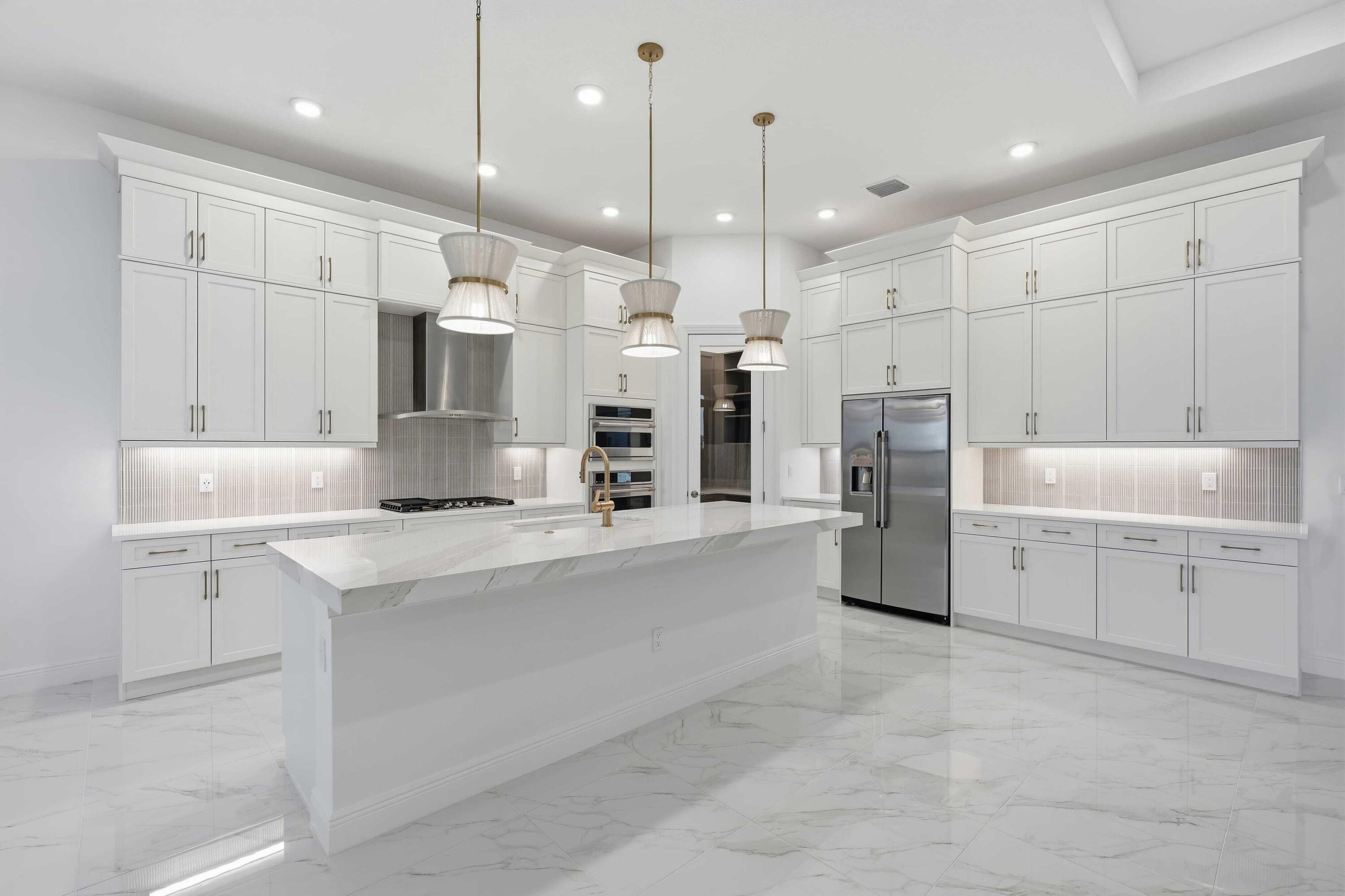 5374 Saint Armands Way — Photo 3