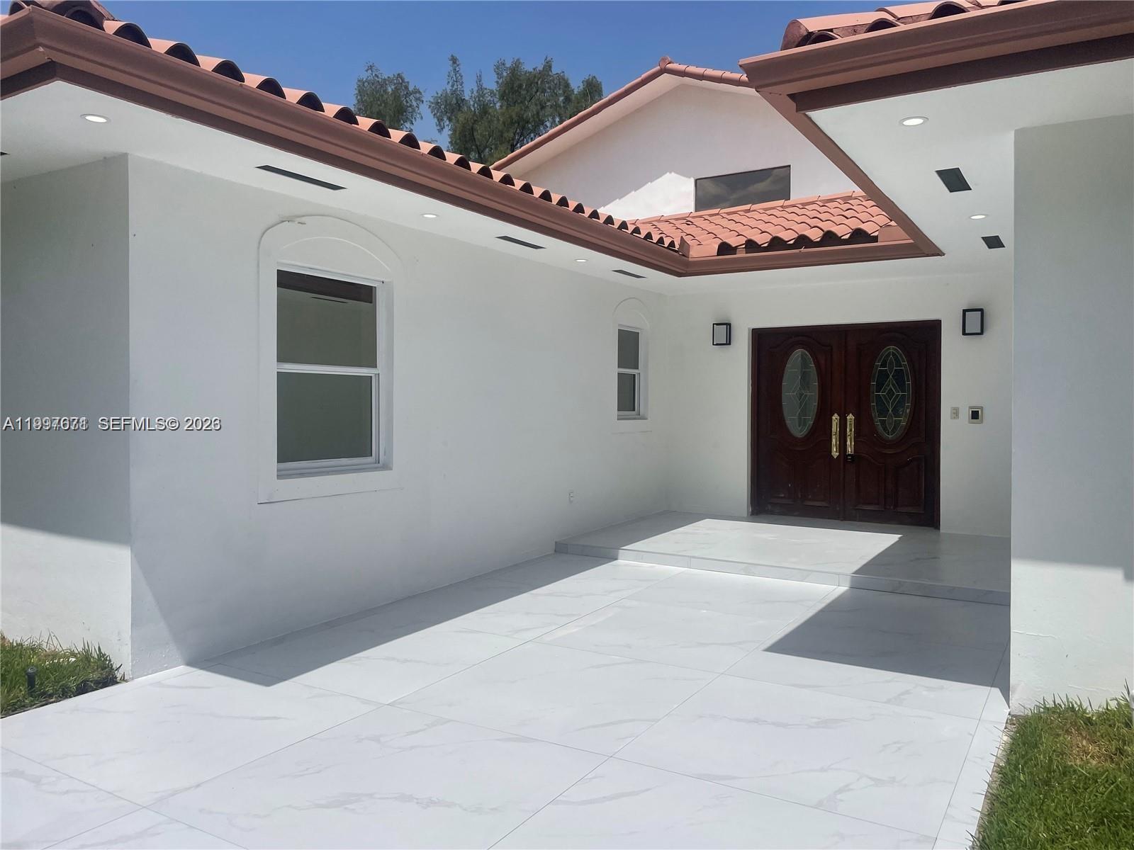 19740 W Saint Andrews Dr, Hialeah FL 33015