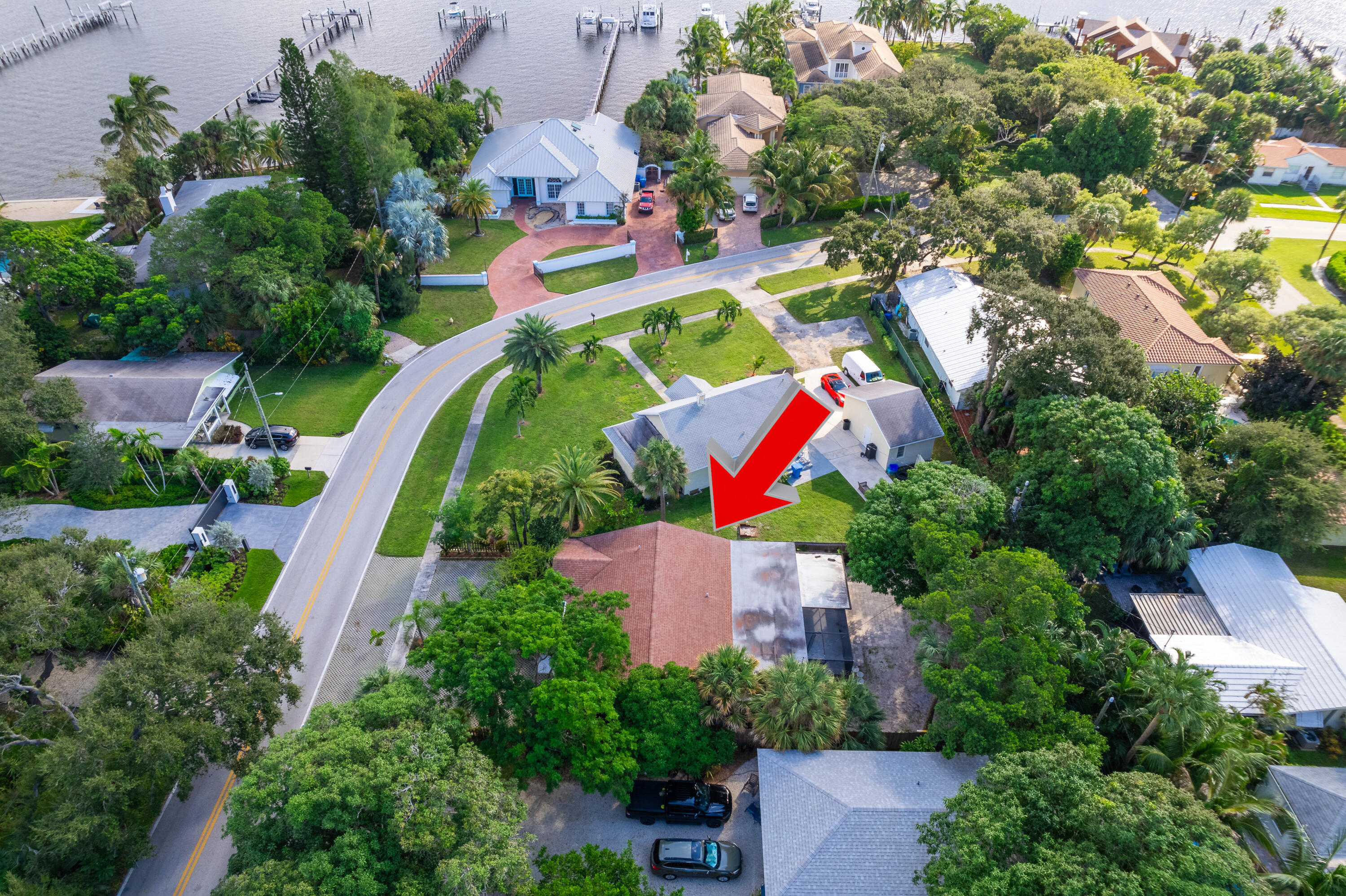 545 S LAKE Drive — Photo 2