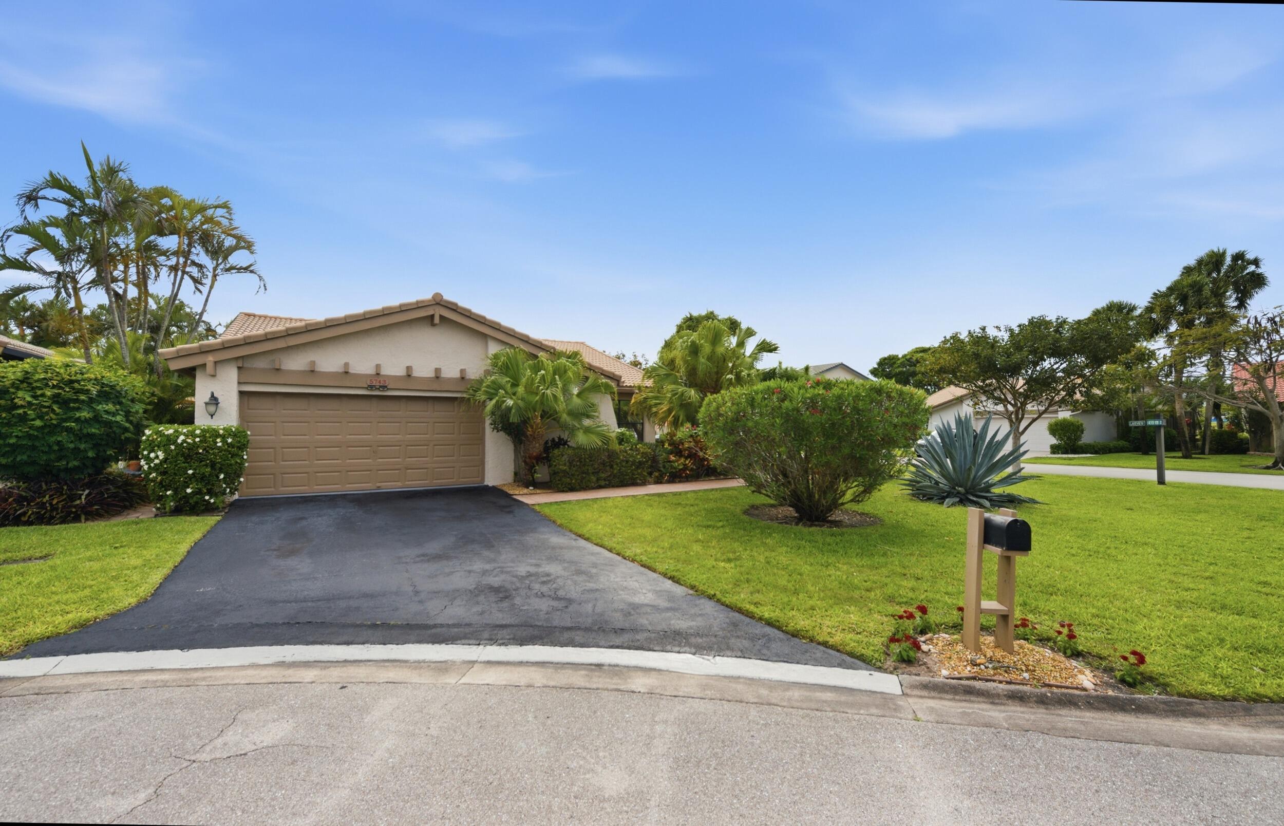 5743 Lakeview Mews Drive, Boynton Beach FL 33437