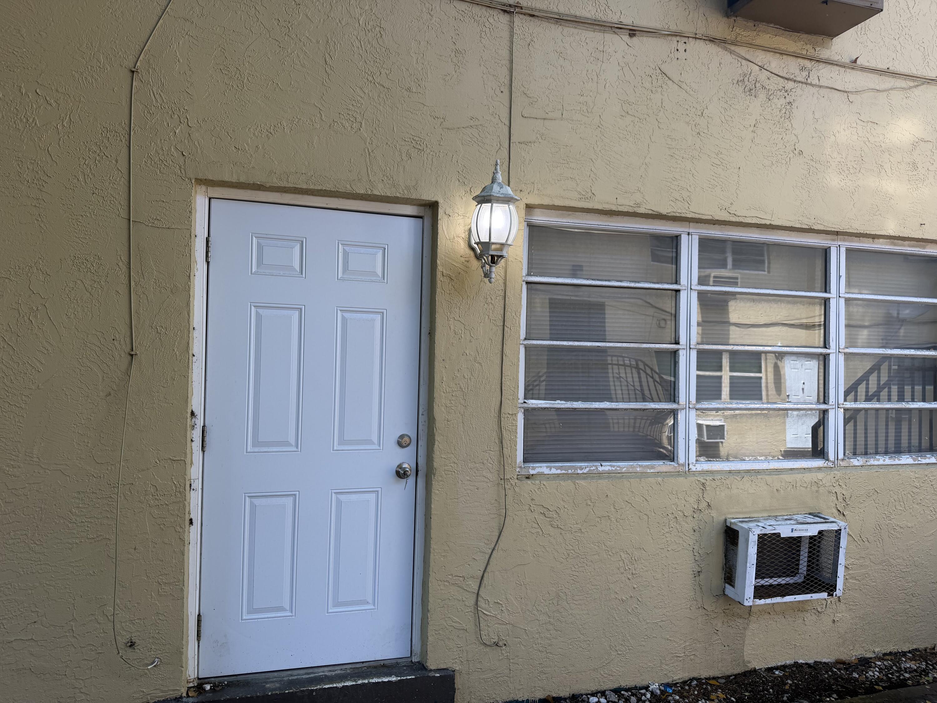 1004 NW 2nd Street # 2 — Photo 2