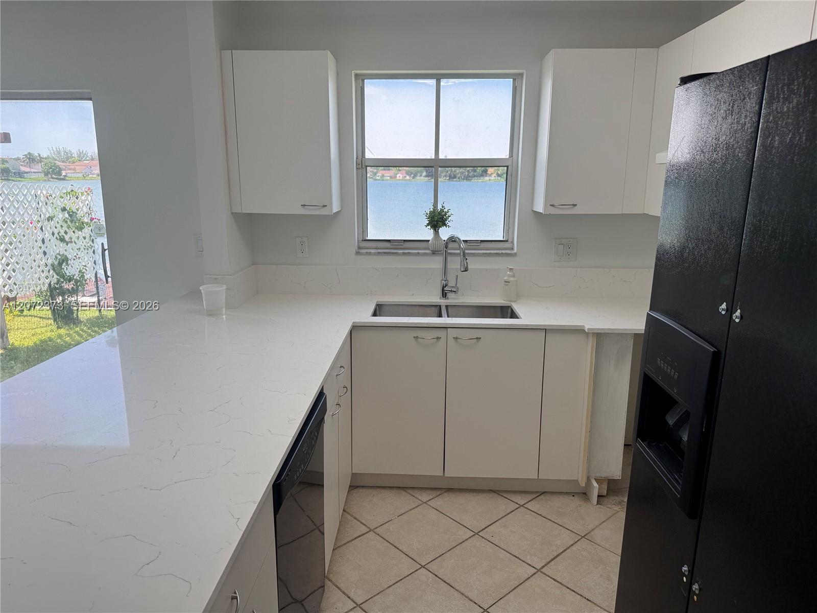 6733 Bayfront Dr — Photo 3