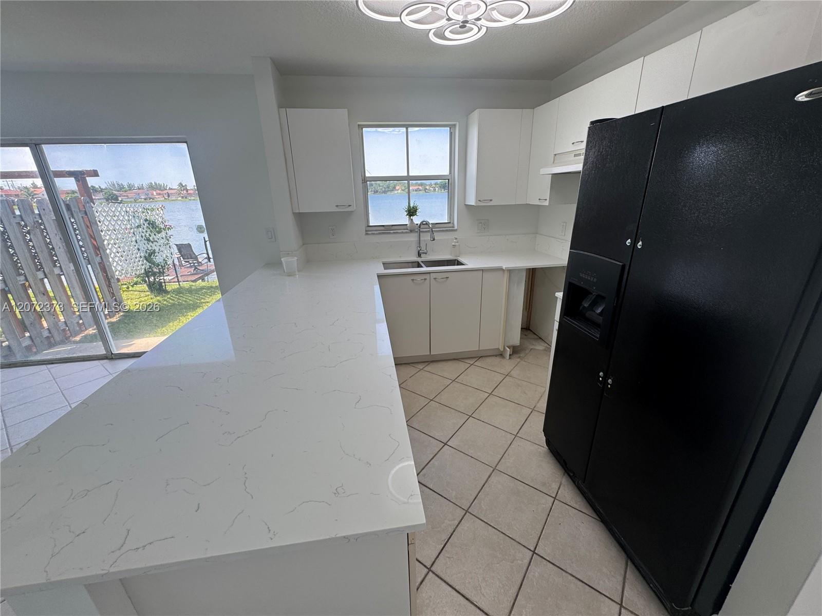 6733 Bayfront Dr — Photo 4