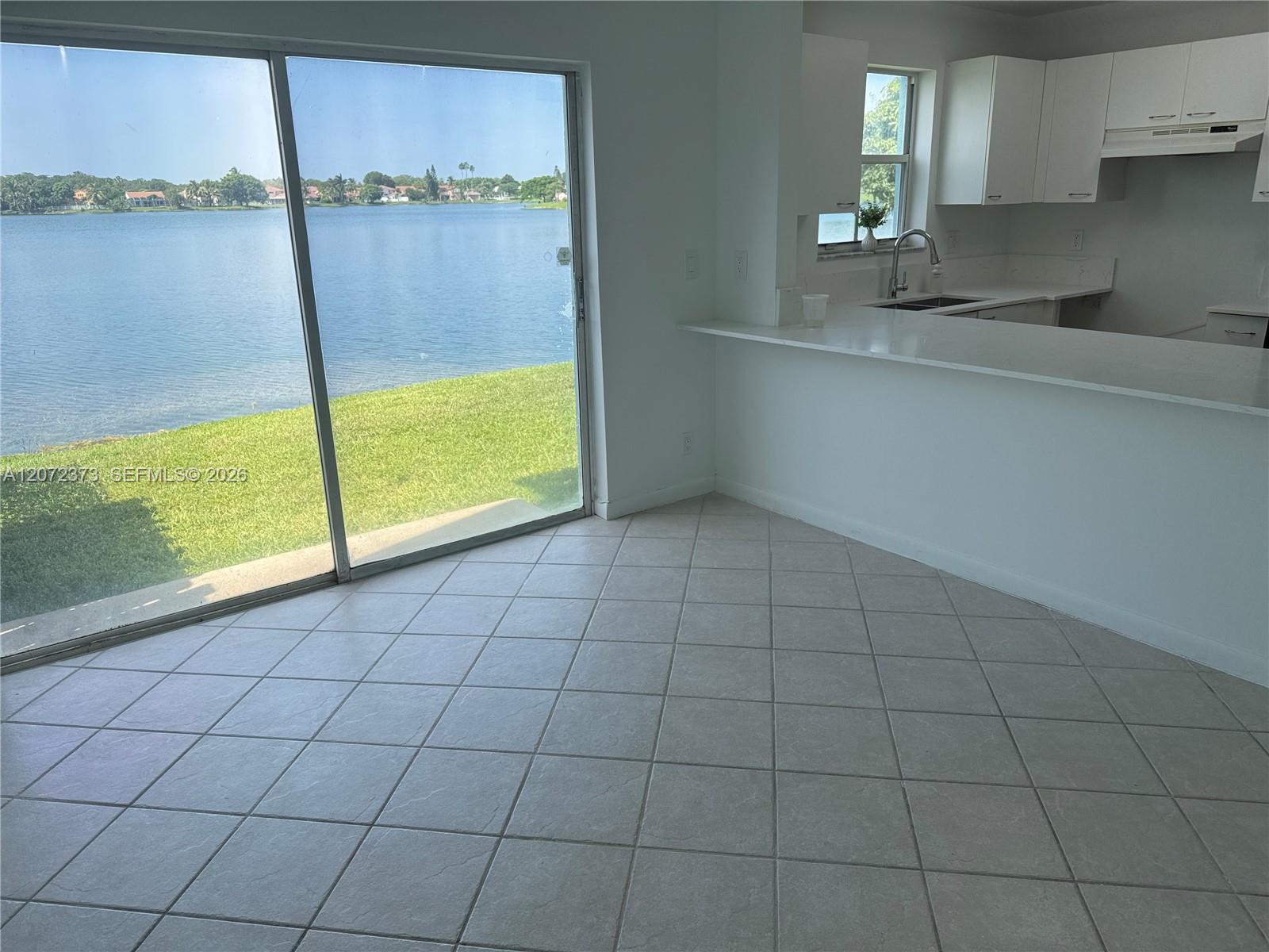 6733 Bayfront Dr — Photo 5