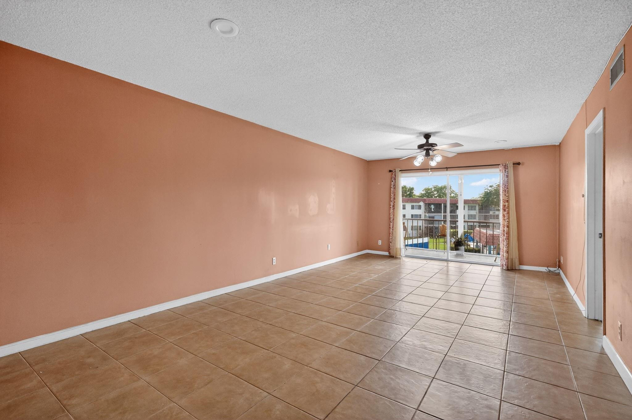 9410 N Hollybrook Lake Drive # 303 — Photo 3