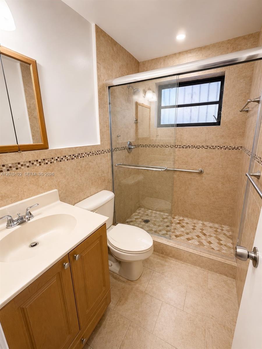 2219 SW 137th Pl — Photo 5