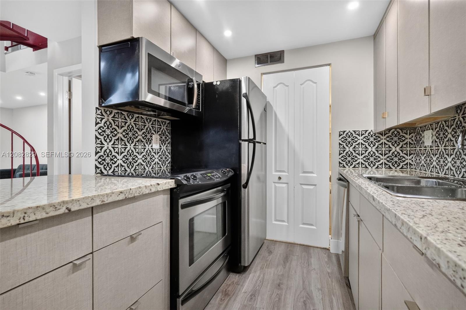 3213 Bird Ave # 7 — Photo 3