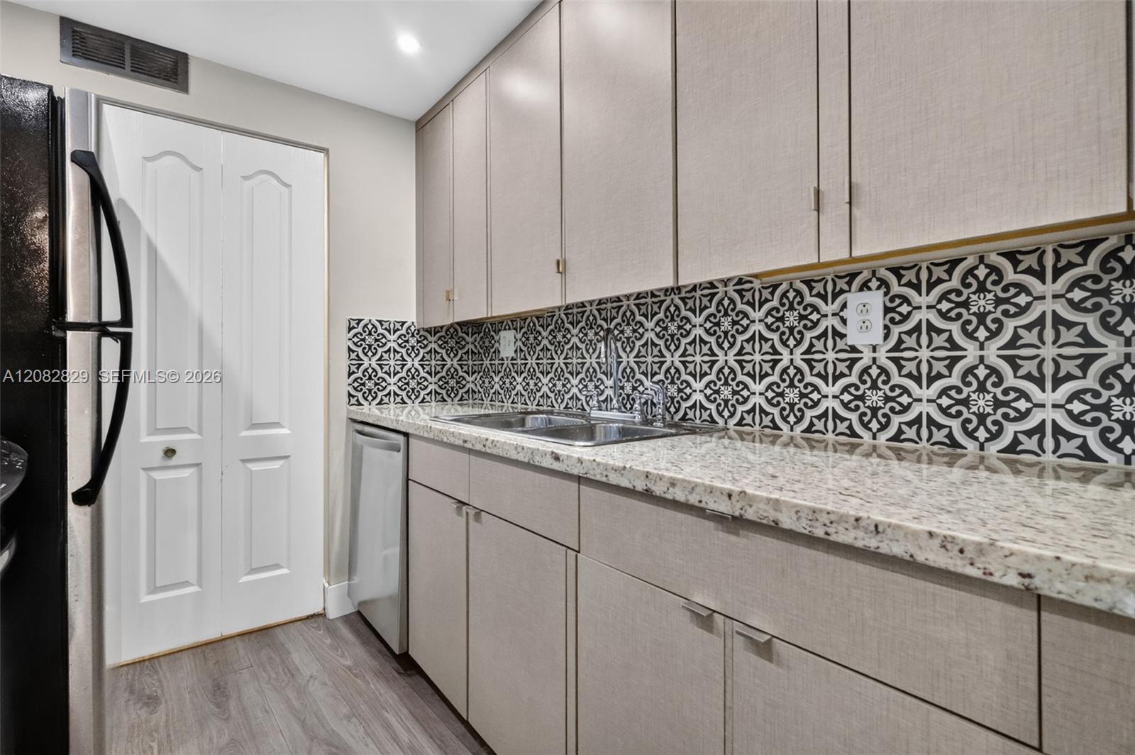 3213 Bird Ave # 7 — Photo 4