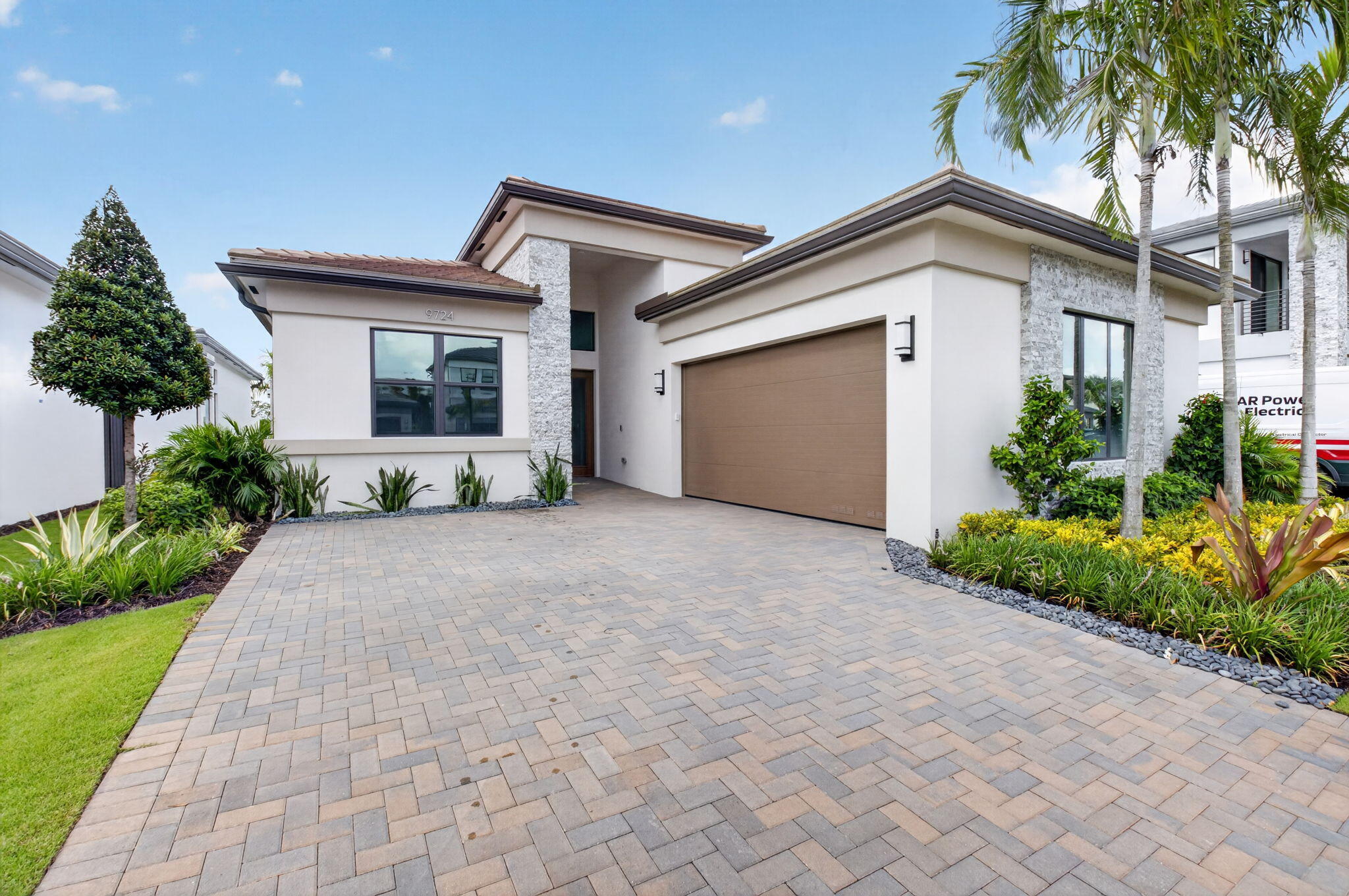 9724 JUNIPER BAY Avenue — Photo 3