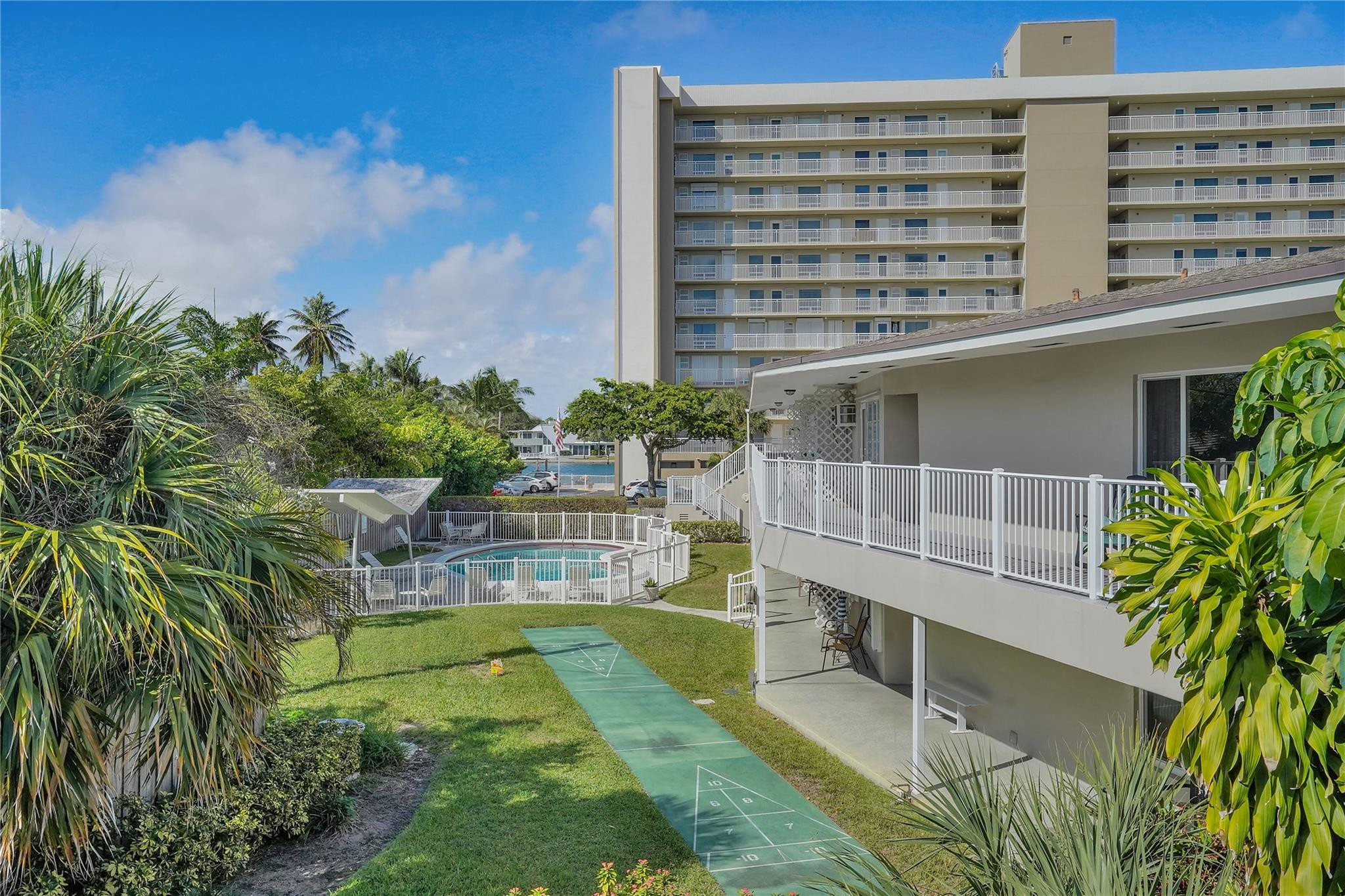 2501 N Ocean Boulevard N # 16 — Photo 2
