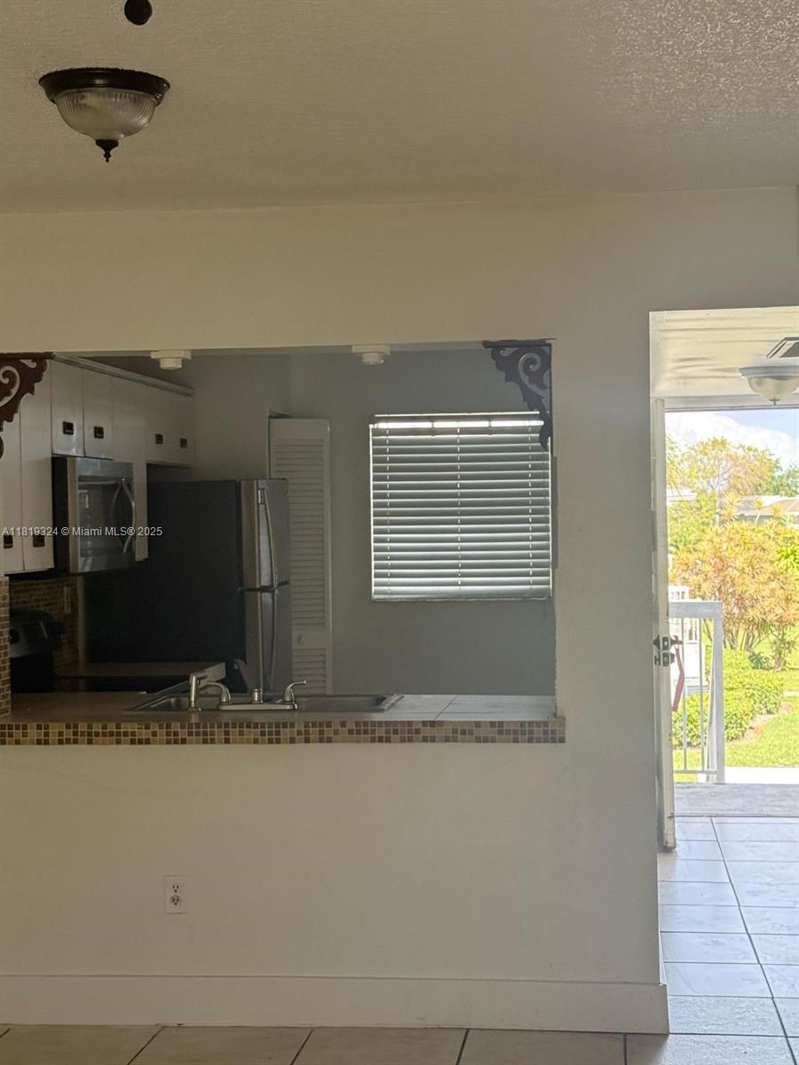 438 NE 210th Cir Ter # 4B — Photo 4