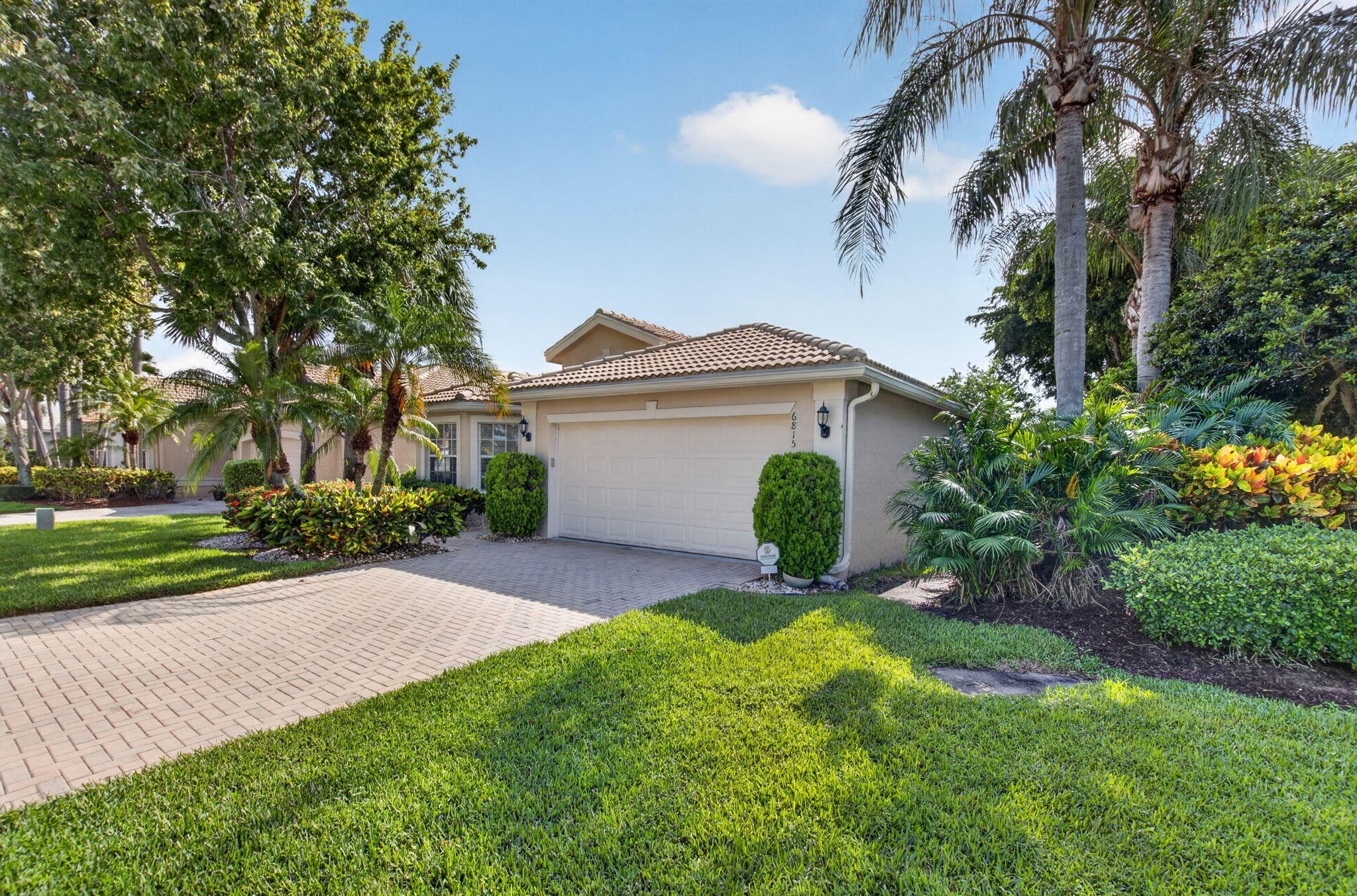 6815 Imperial Beach Circle — Photo 2