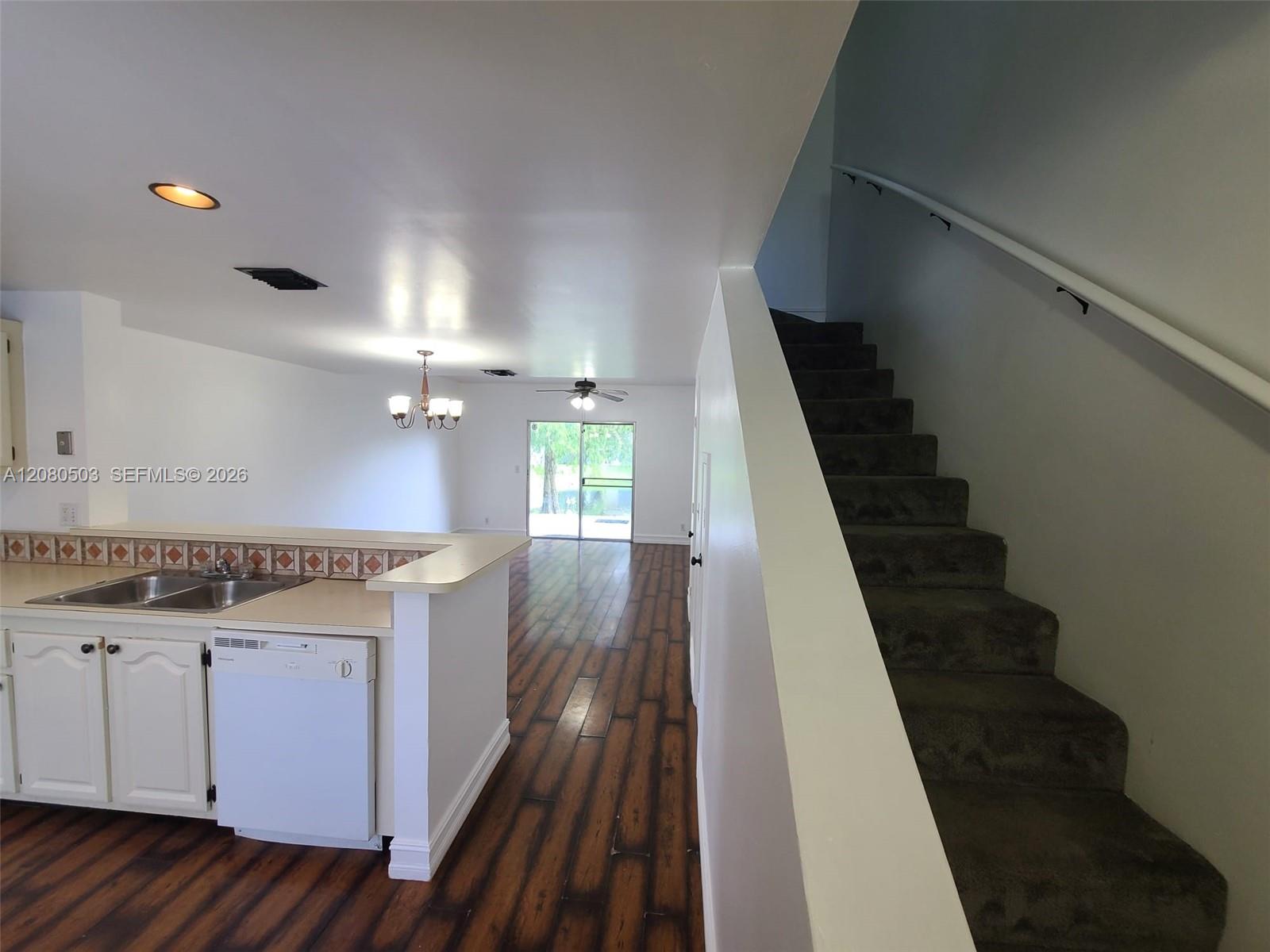 173 SW 3rd St # 173 — Photo 4
