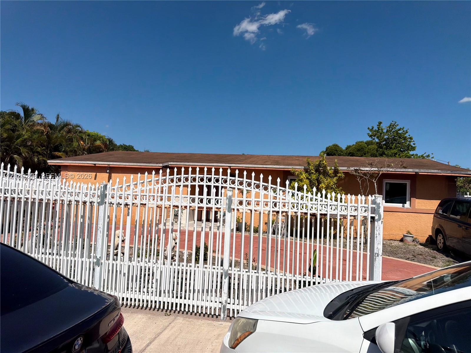 19205 NW 47th Pl — Photo 3