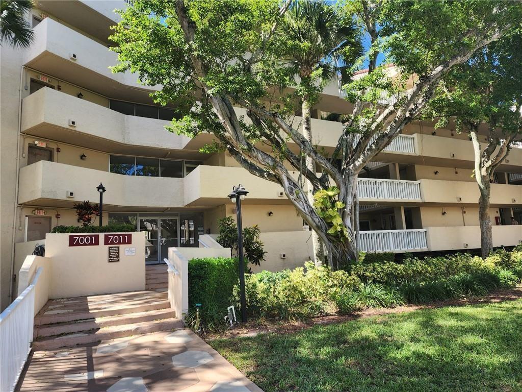 7001 Environ Boulevard # 604, Lauderhill FL 33319