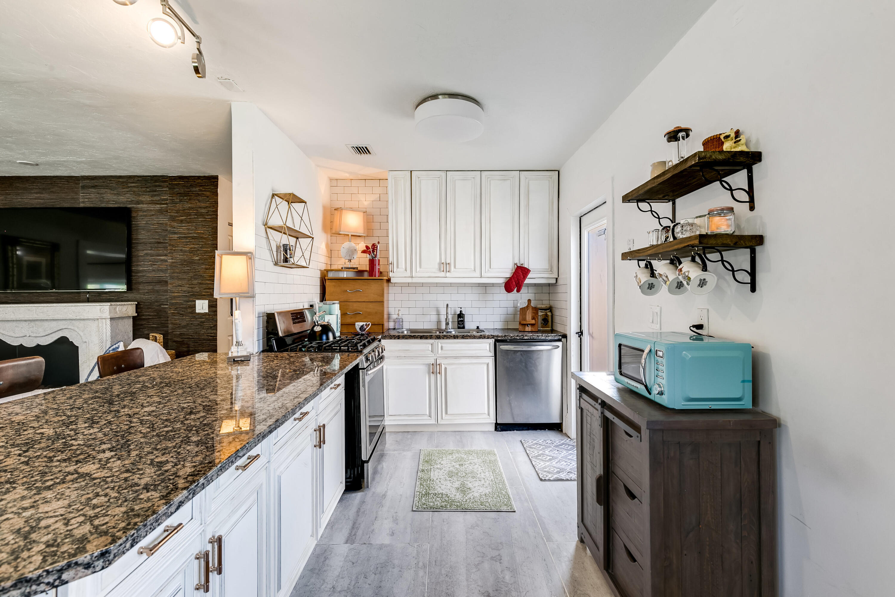609 S ARNOLD Avenue — Photo 4
