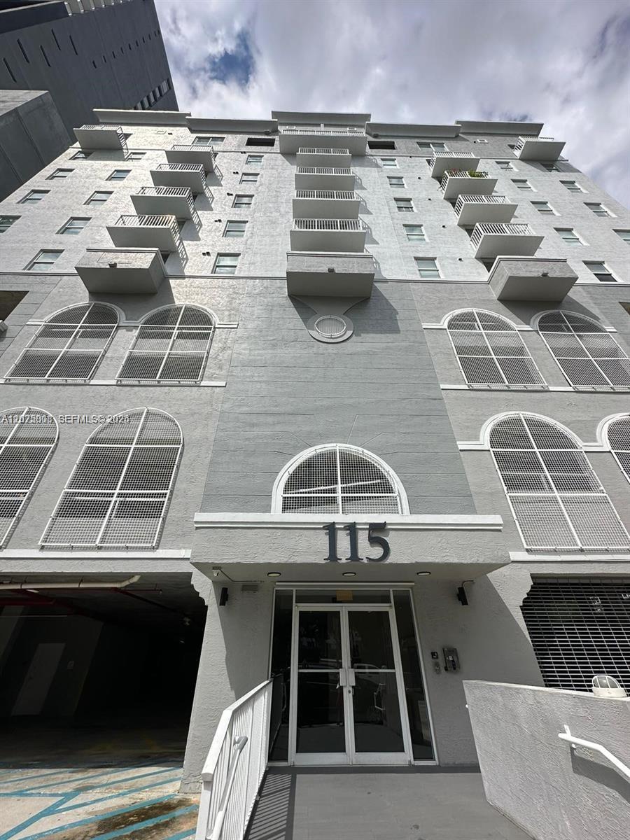 115 SW 11th St # 909, Miami FL 33130