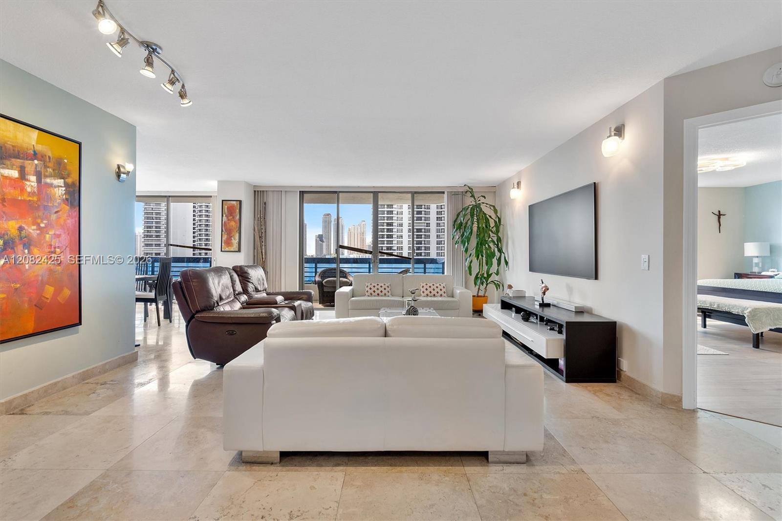 3500 Mystic Pointe Dr # 806 — Photo 3