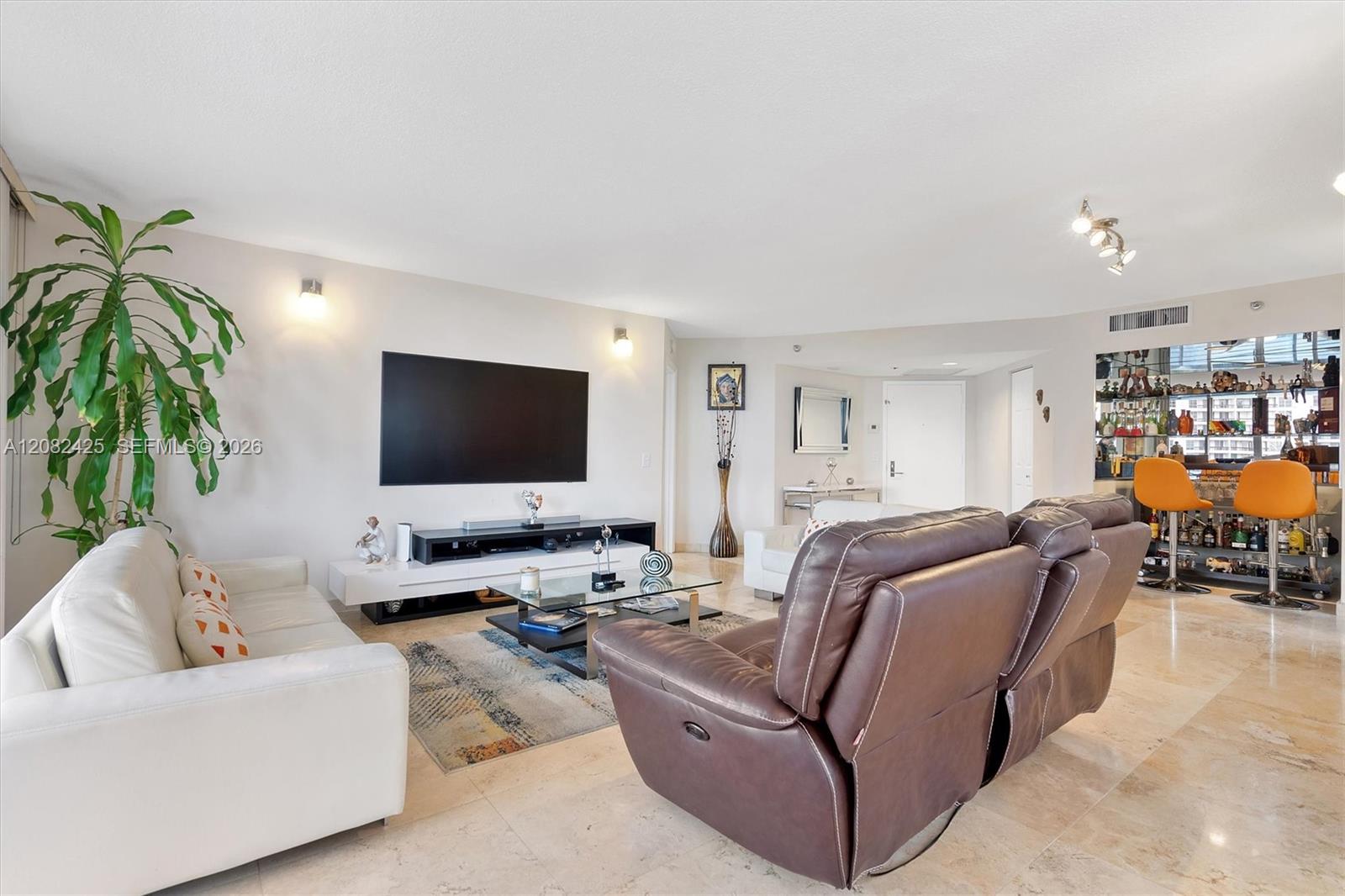 3500 Mystic Pointe Dr # 806 — Photo 4