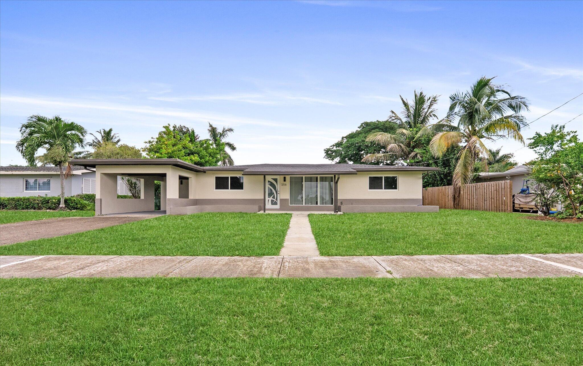 256 GREENBRIER Drive — Photo 3