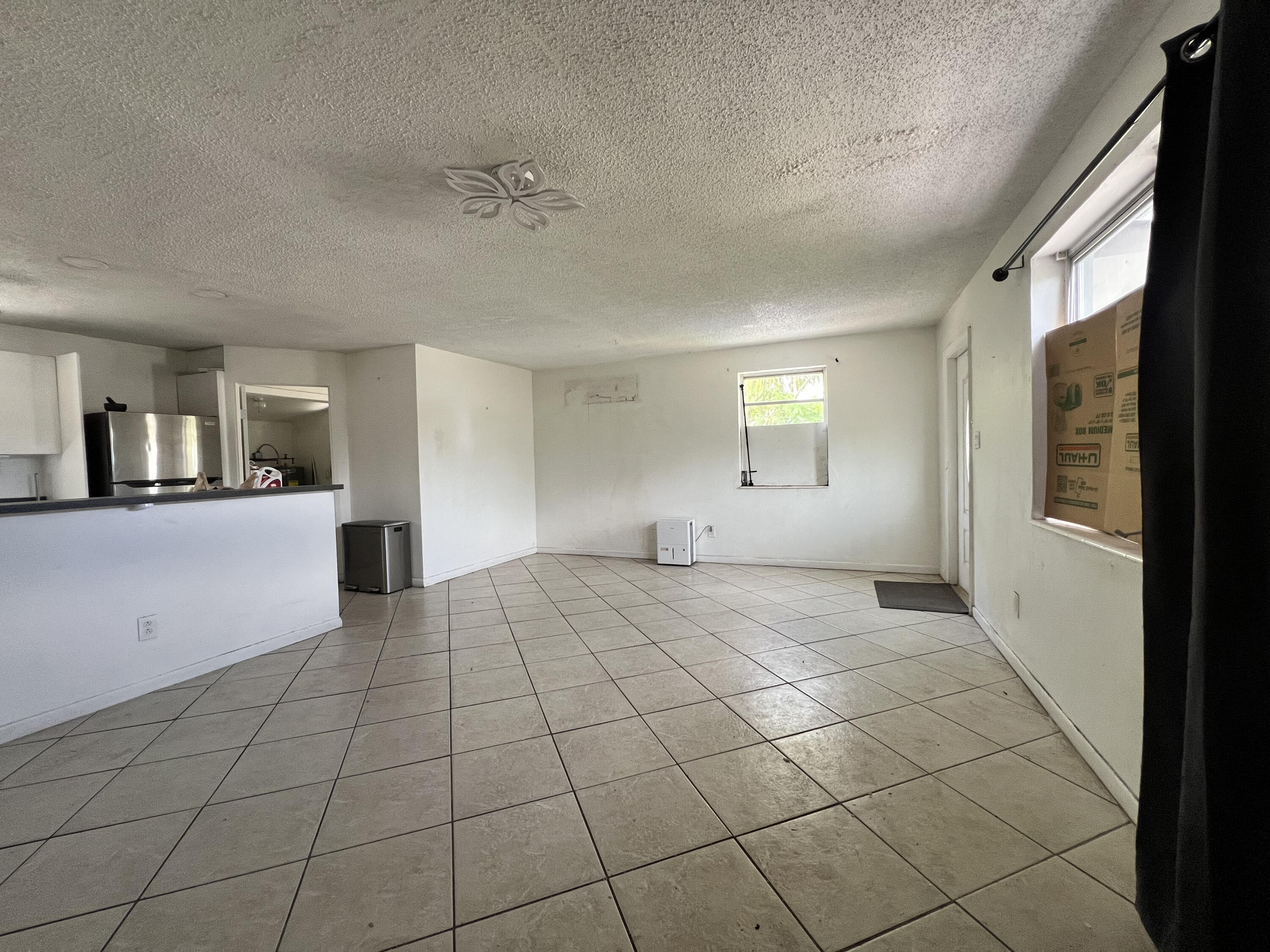 5671 NE 8TH Avenue — Photo 4