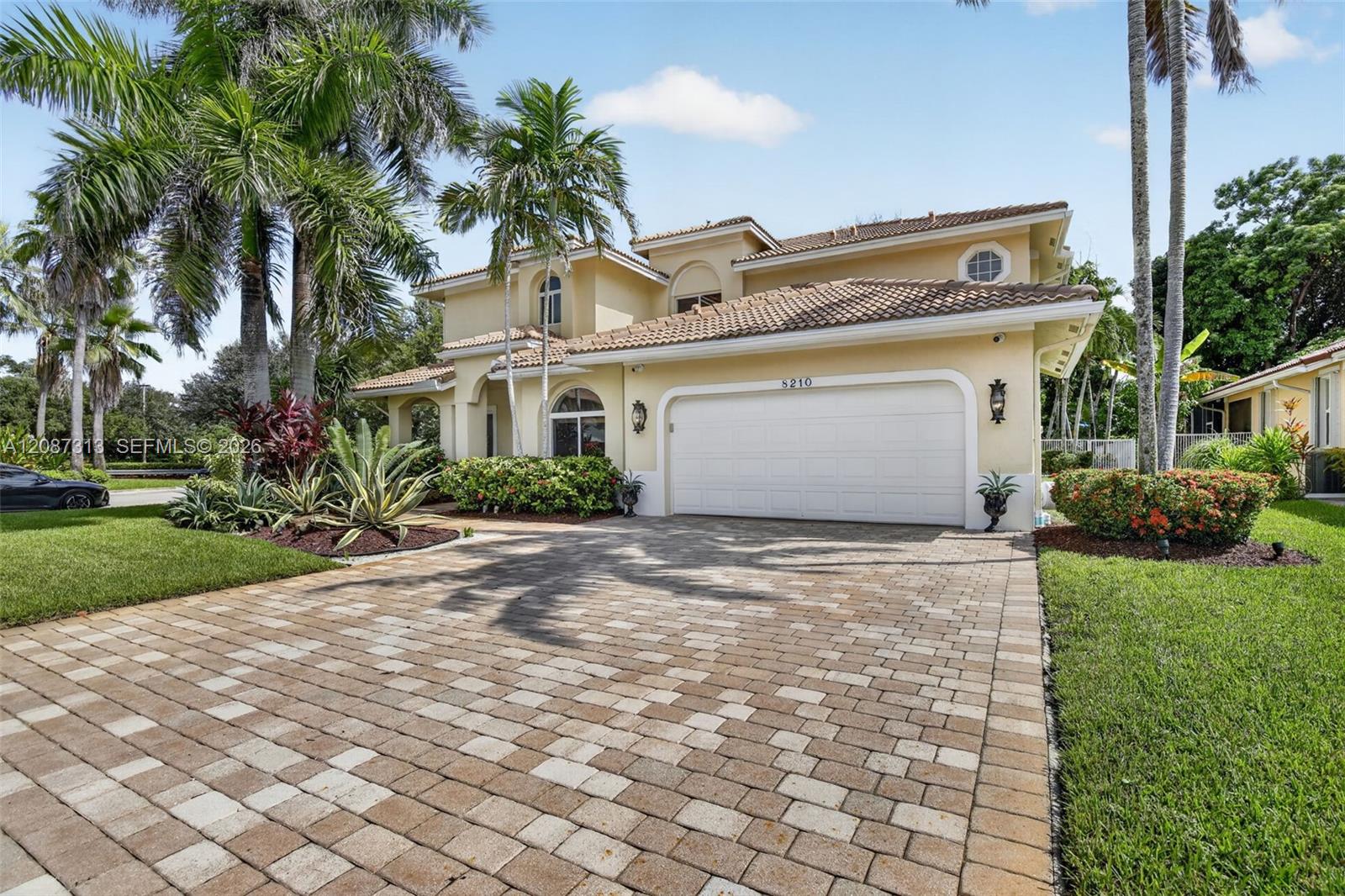 8210 Phoenician Court — Photo 4