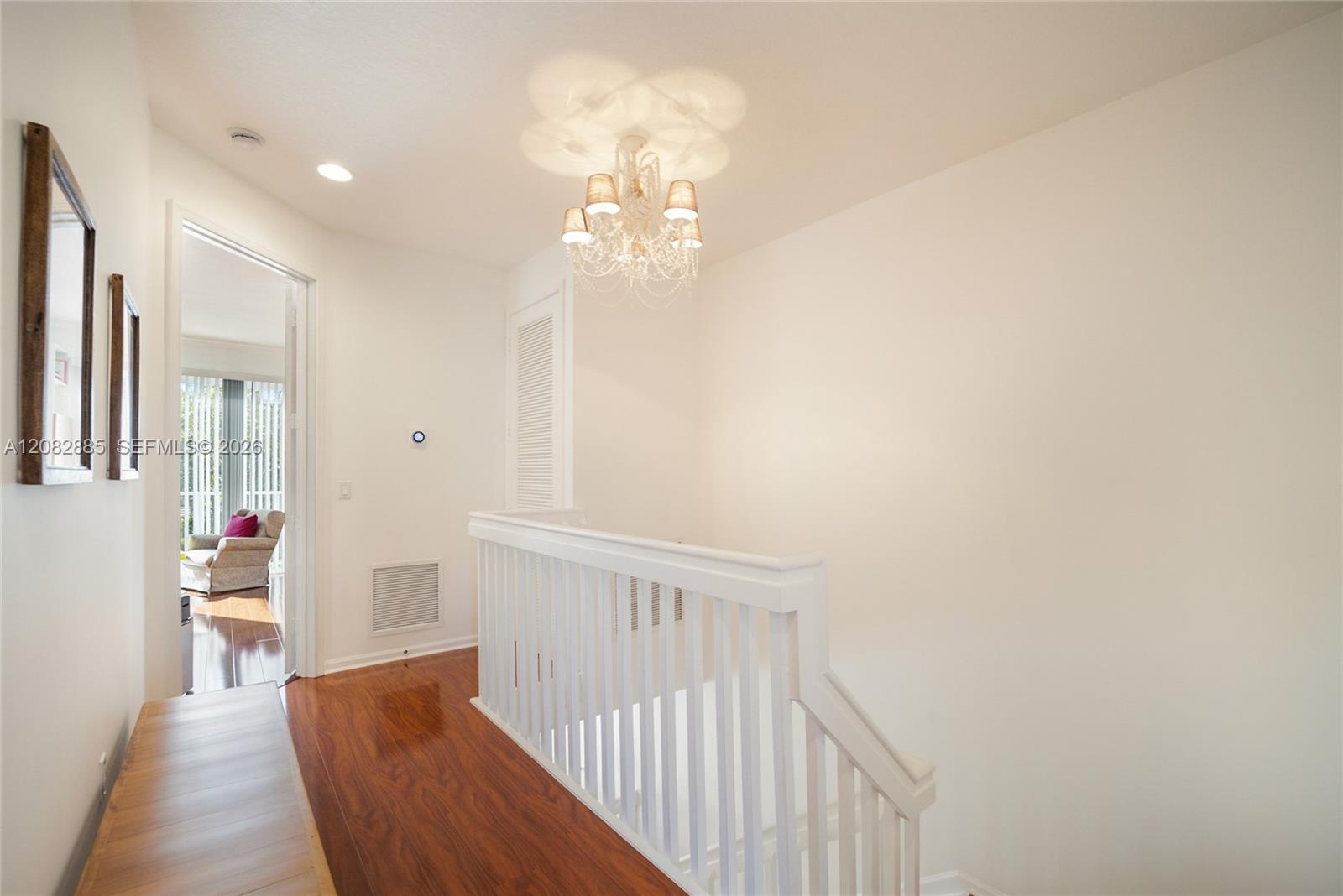 2656 NE 30th Pl — Photo 5