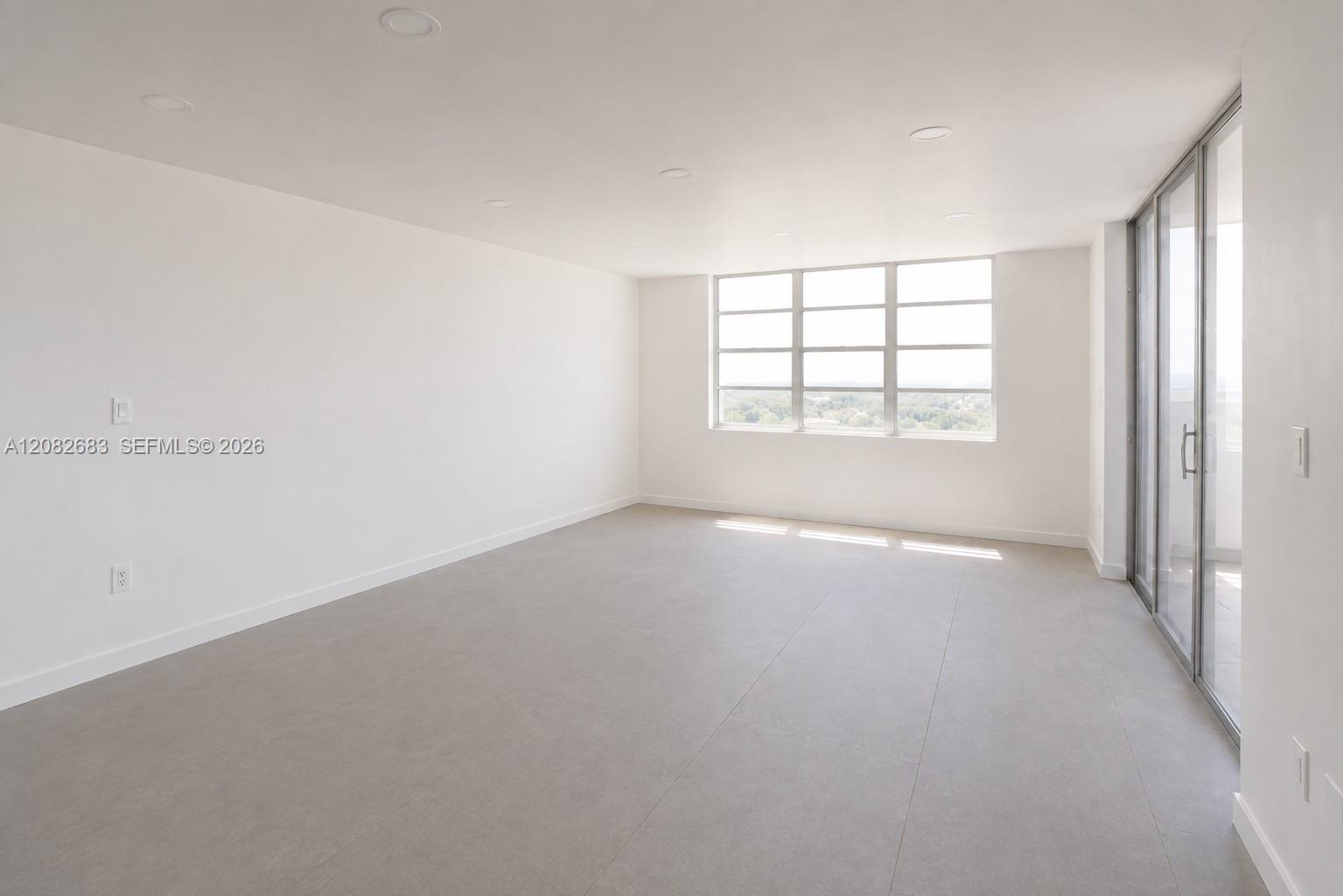 2750 NE 183rd St # PH05 — Photo 2