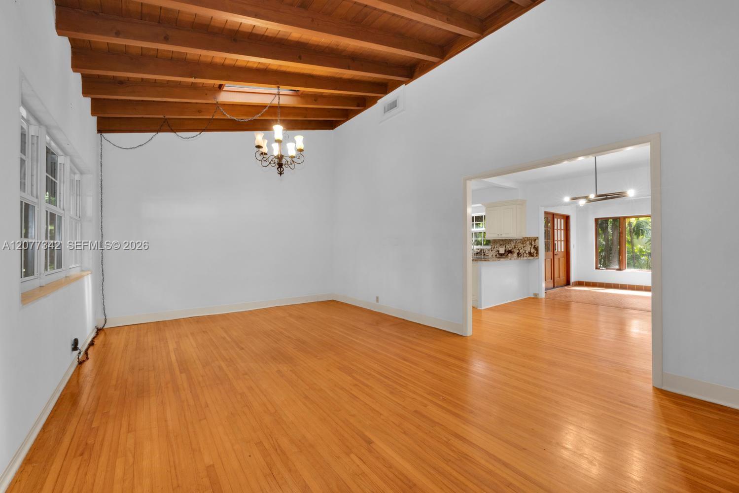 5111 Maggiore St — Photo 5