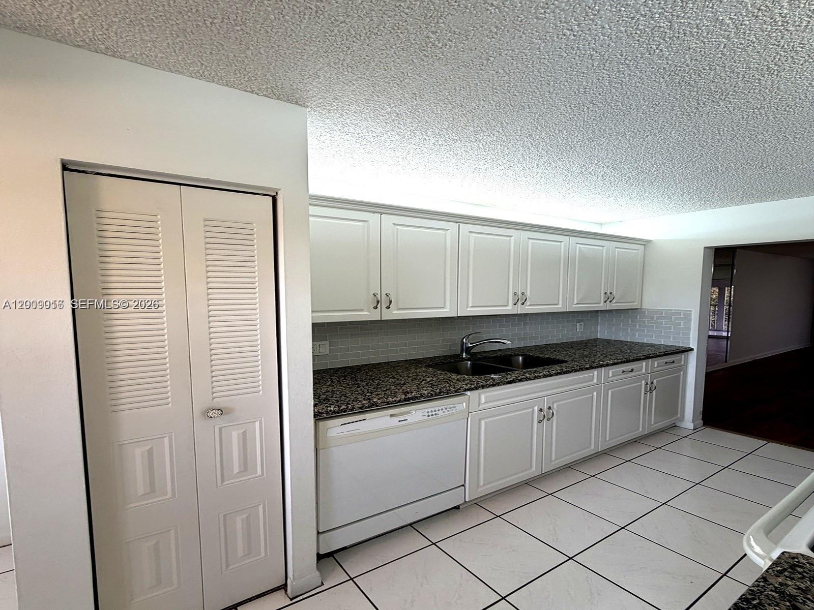 1400 SW 124th Ter # 402Q — Photo 5