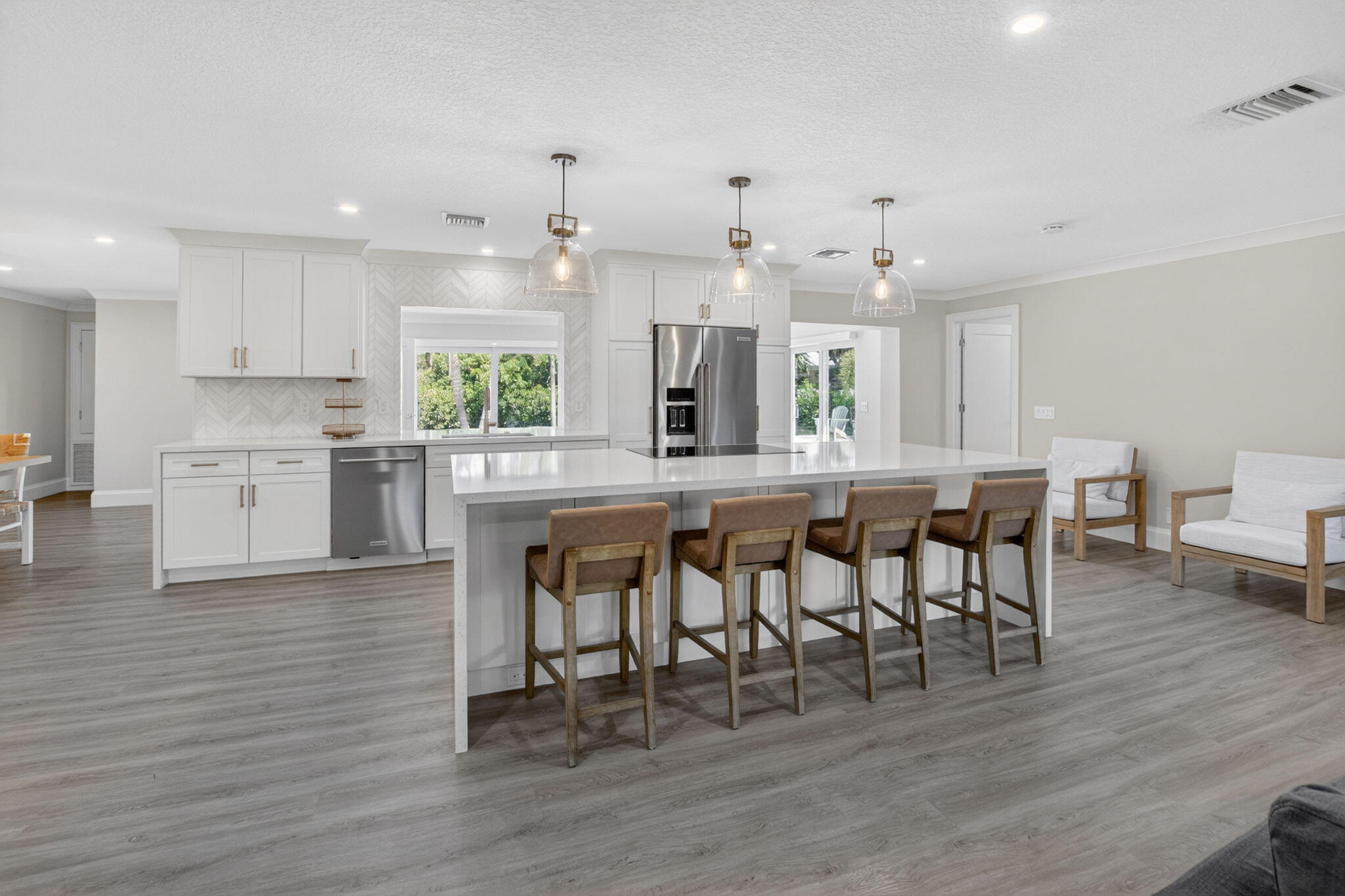 135 SE 28th Court — Photo 4