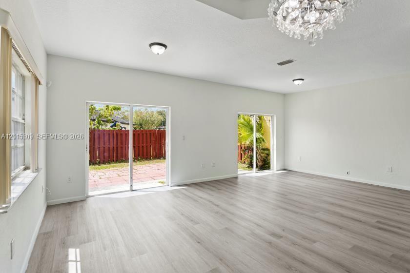 5090 SW 136th Ave — Photo 5