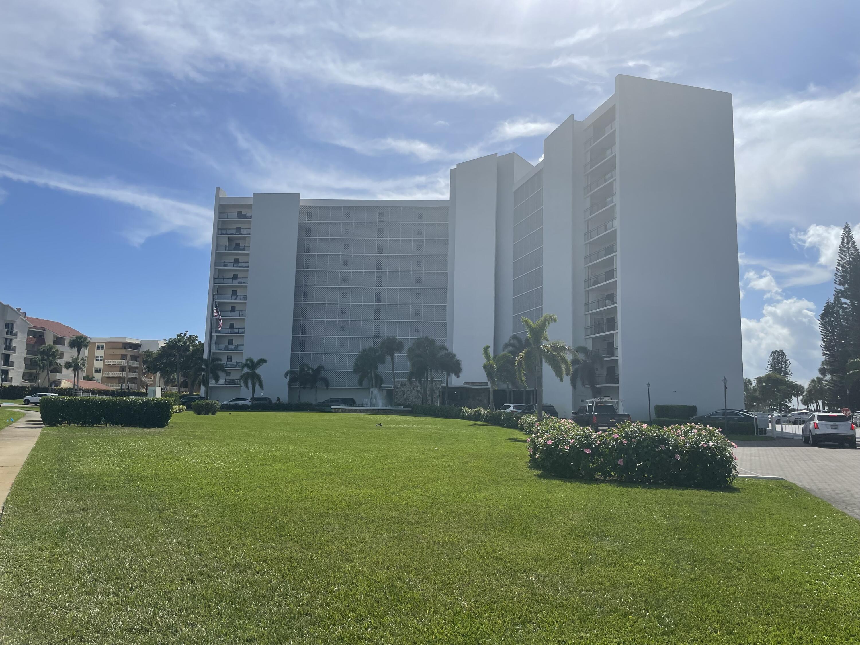 336 Golfview Road # 309, North Palm Beach FL 33408