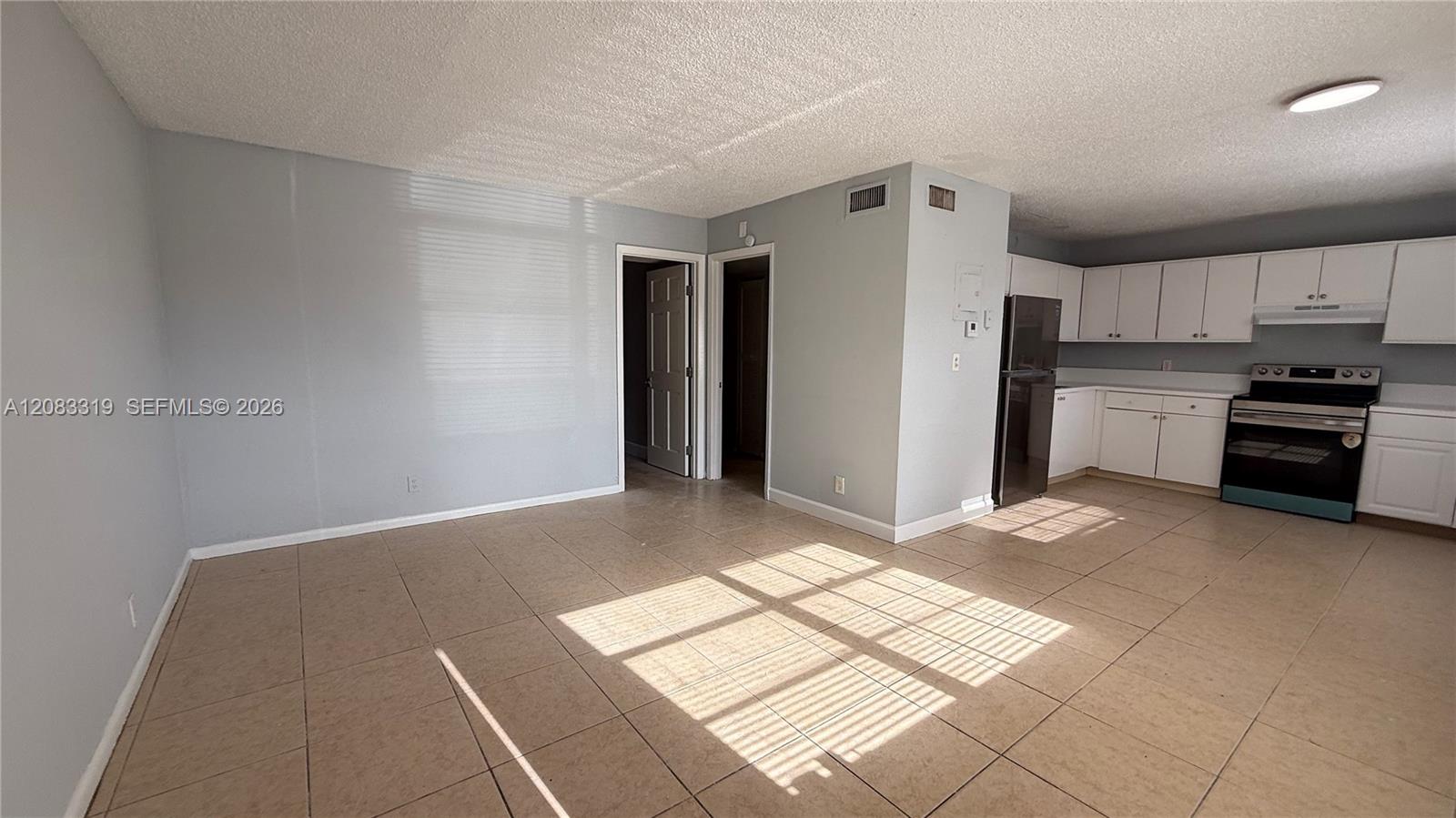 5408 NW 18th Pl # 5408 — Photo 3