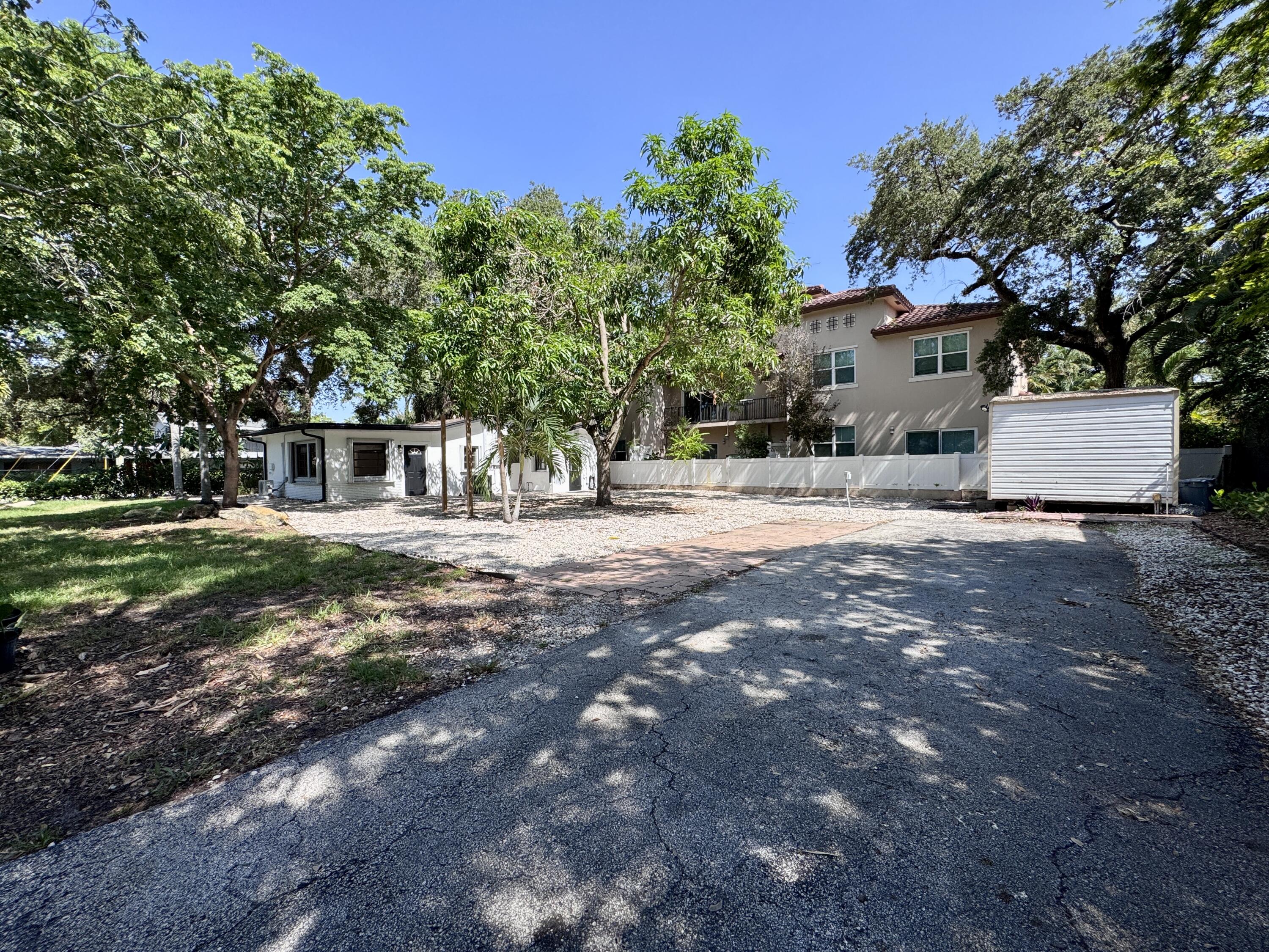 2390 SW 18th Avenue — Photo 2
