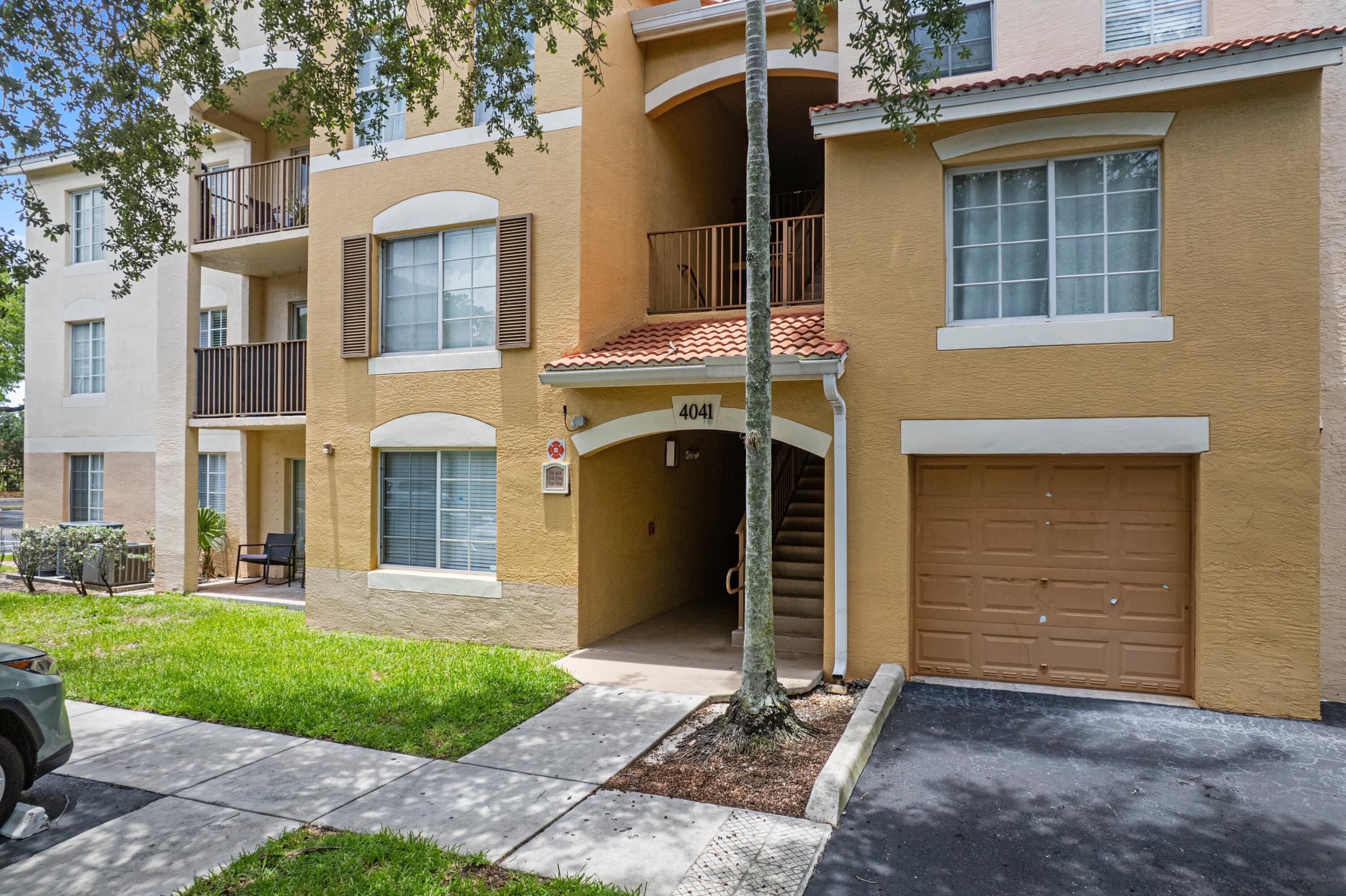 4041 SAN MARINO Boulevard # 202 — Photo 2