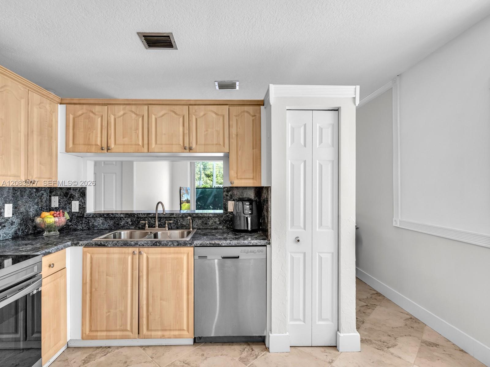 15037 SW 50th Ct — Photo 5