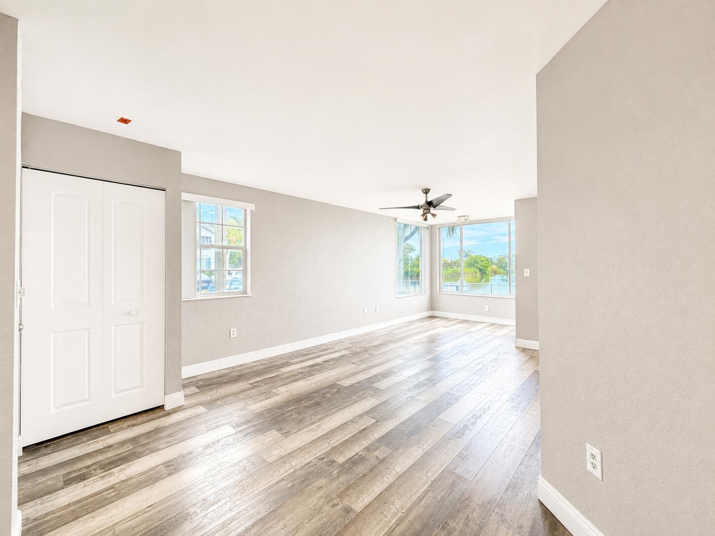 2831 N Oakland Forest Drive # 101 — Photo 4