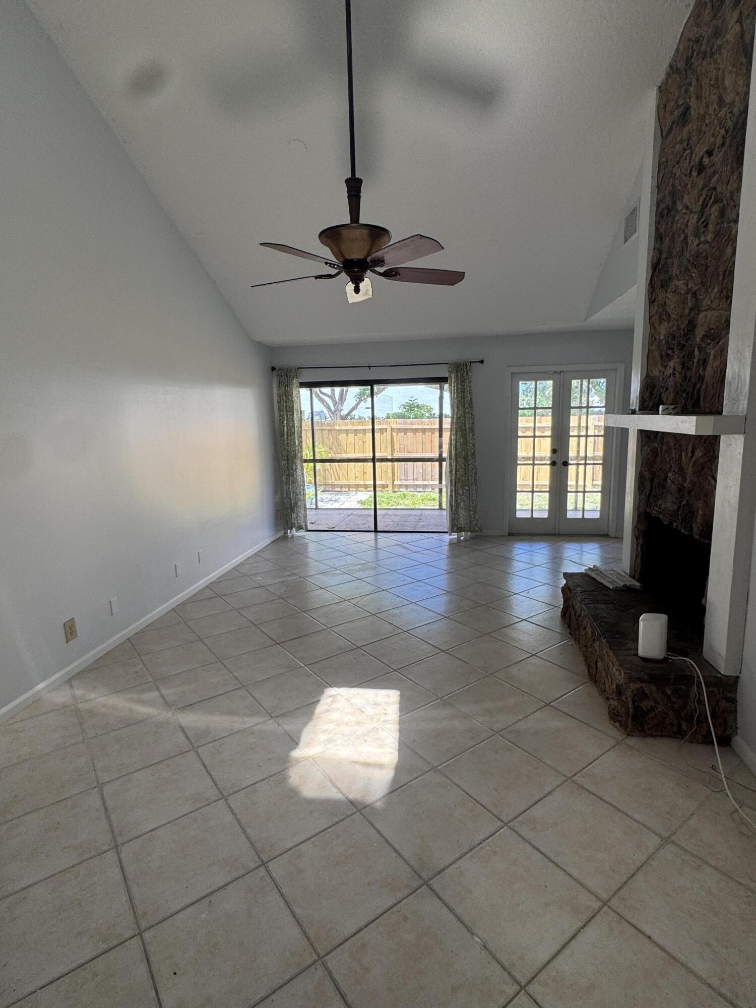 121 BEAUMONT Lane — Photo 4